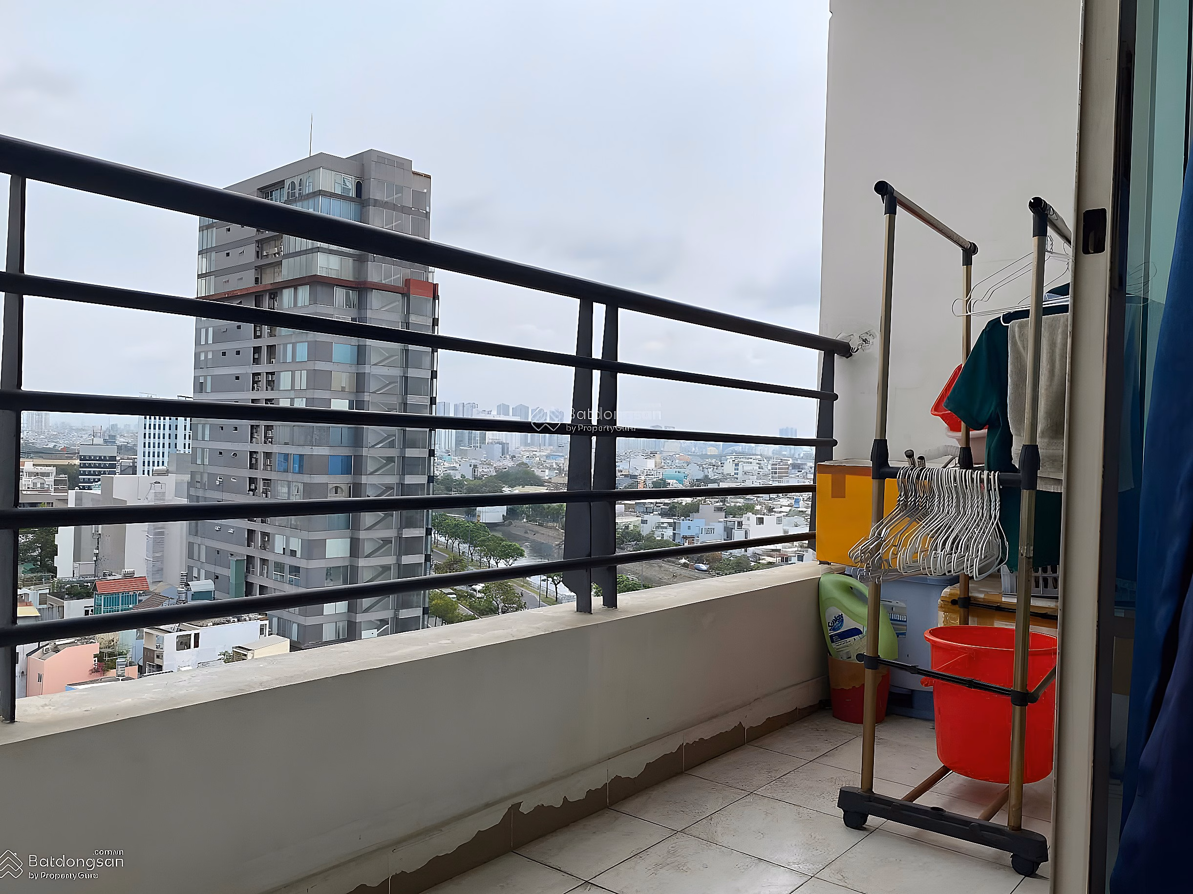 Phuc Thinh apartment for rent, adjacent to Vo Van Kiet avenue