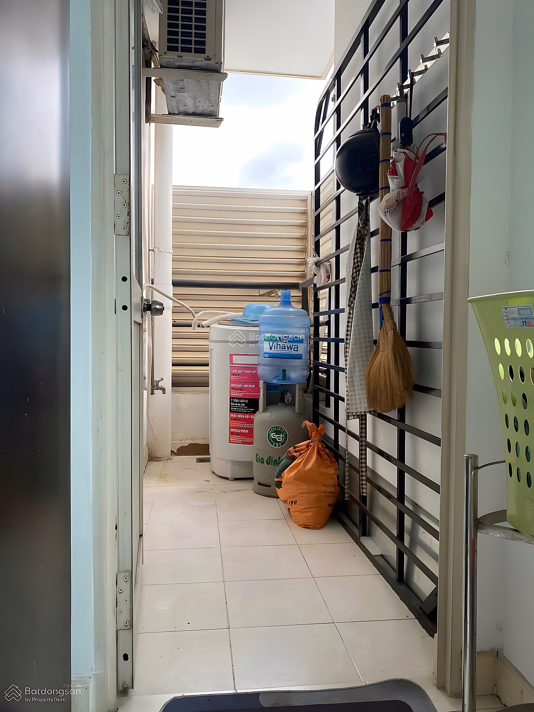 Phuc Thinh apartment for rent, adjacent to Vo Van Kiet avenue
