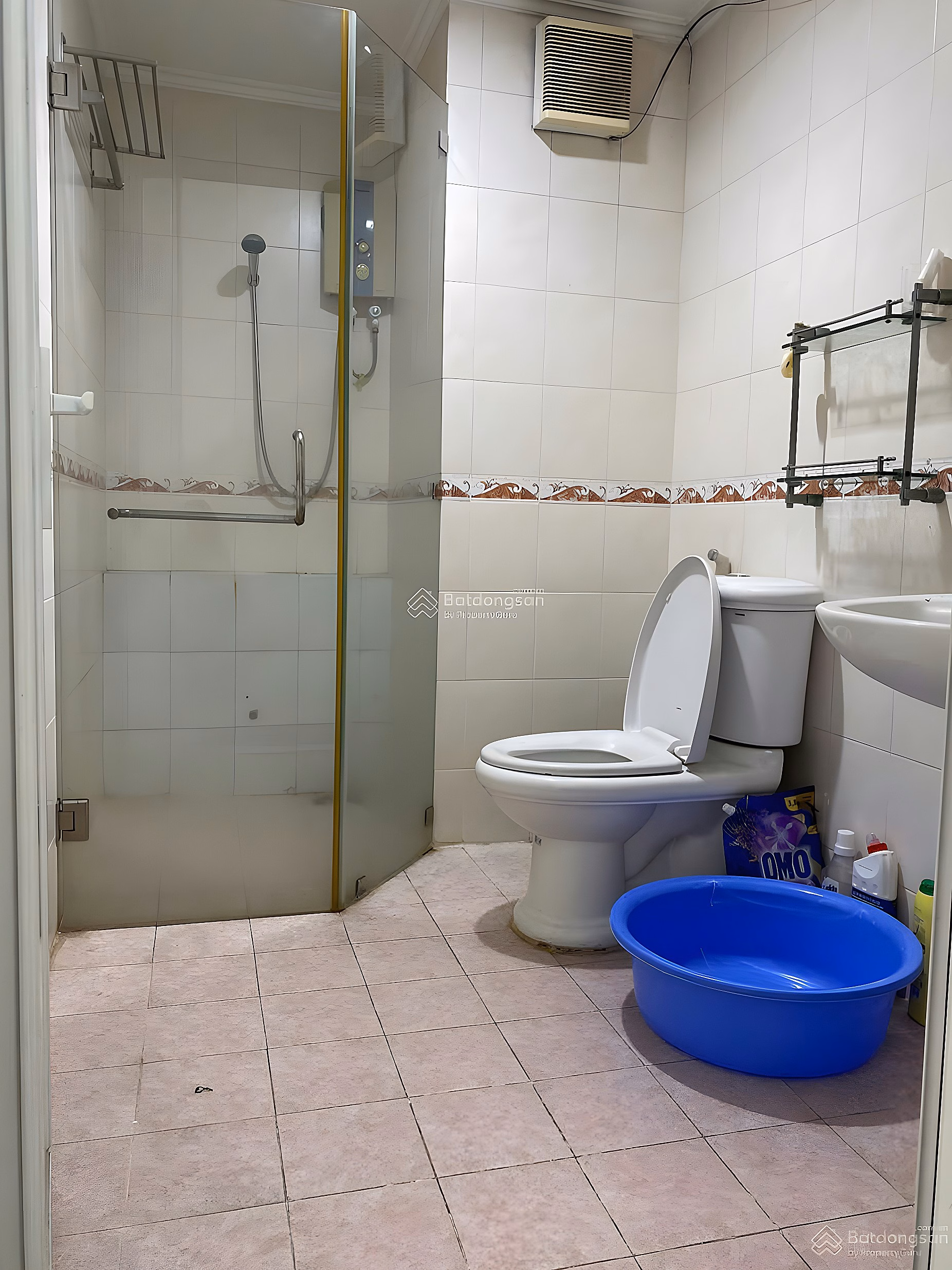 Phuc Thinh apartment for rent, adjacent to Vo Van Kiet avenue