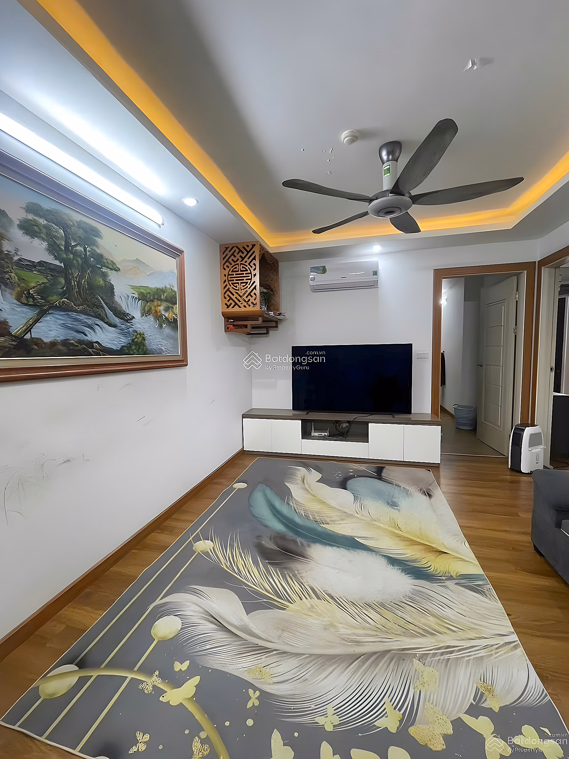 Corner apartment for sale - BC Southeast. Area: 70m2, 2 bedrooms, 1 bathroom (can be converted into 2 bathrooms), 2 balconies