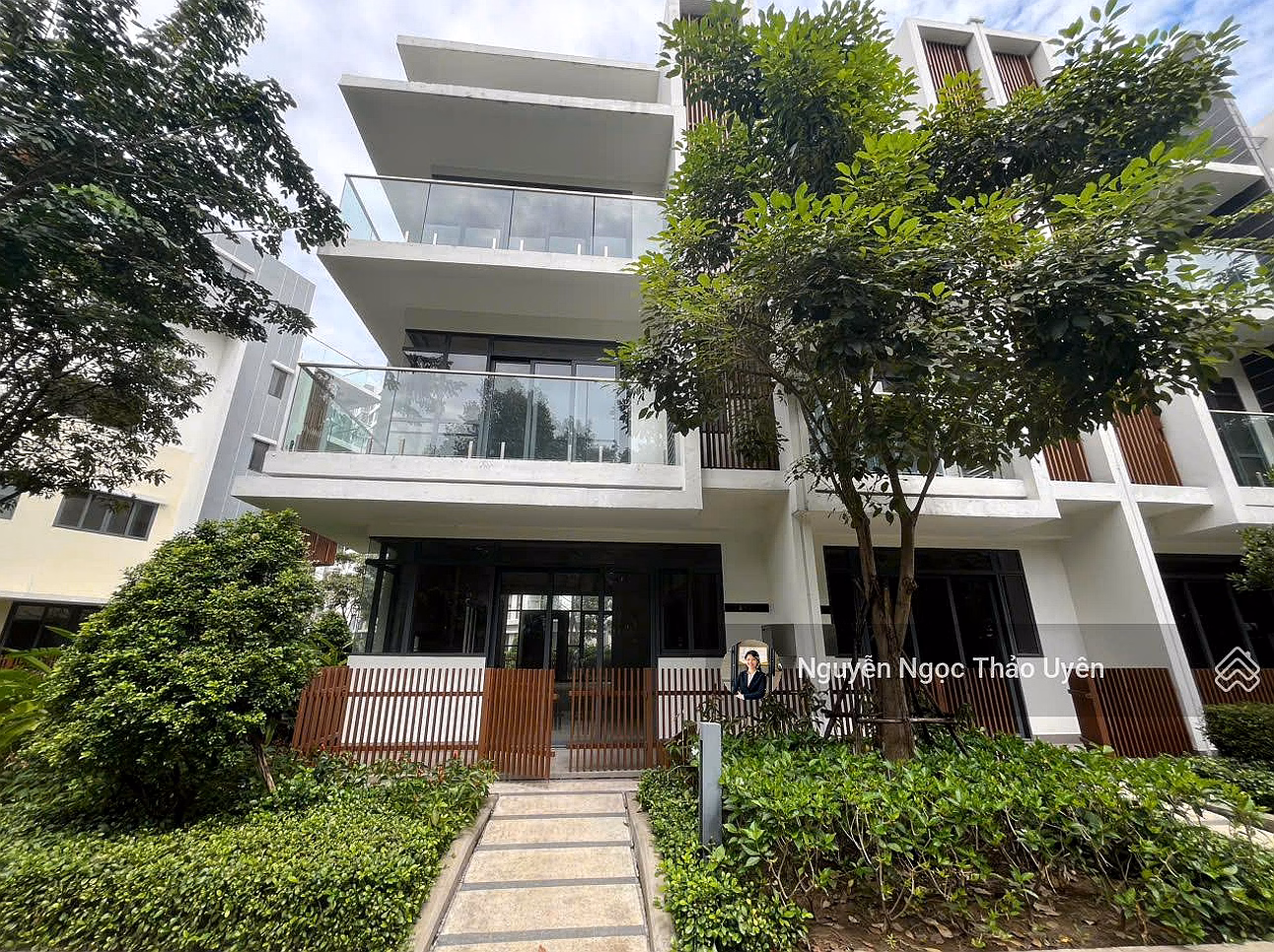 Beautiful apartment The Glen V2.11, area 419m2, price 23 billion