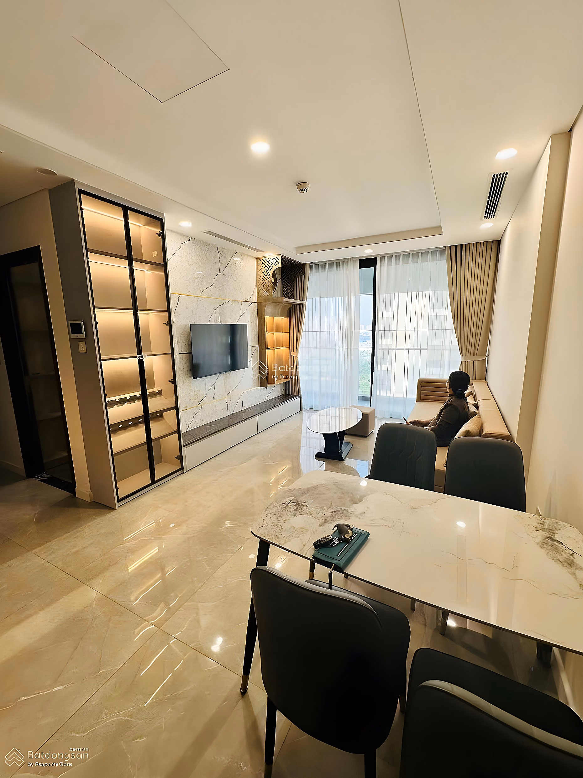 Sunshine Green Iconic 2N apartment for rent 80m2 fully furnished 17 million/month