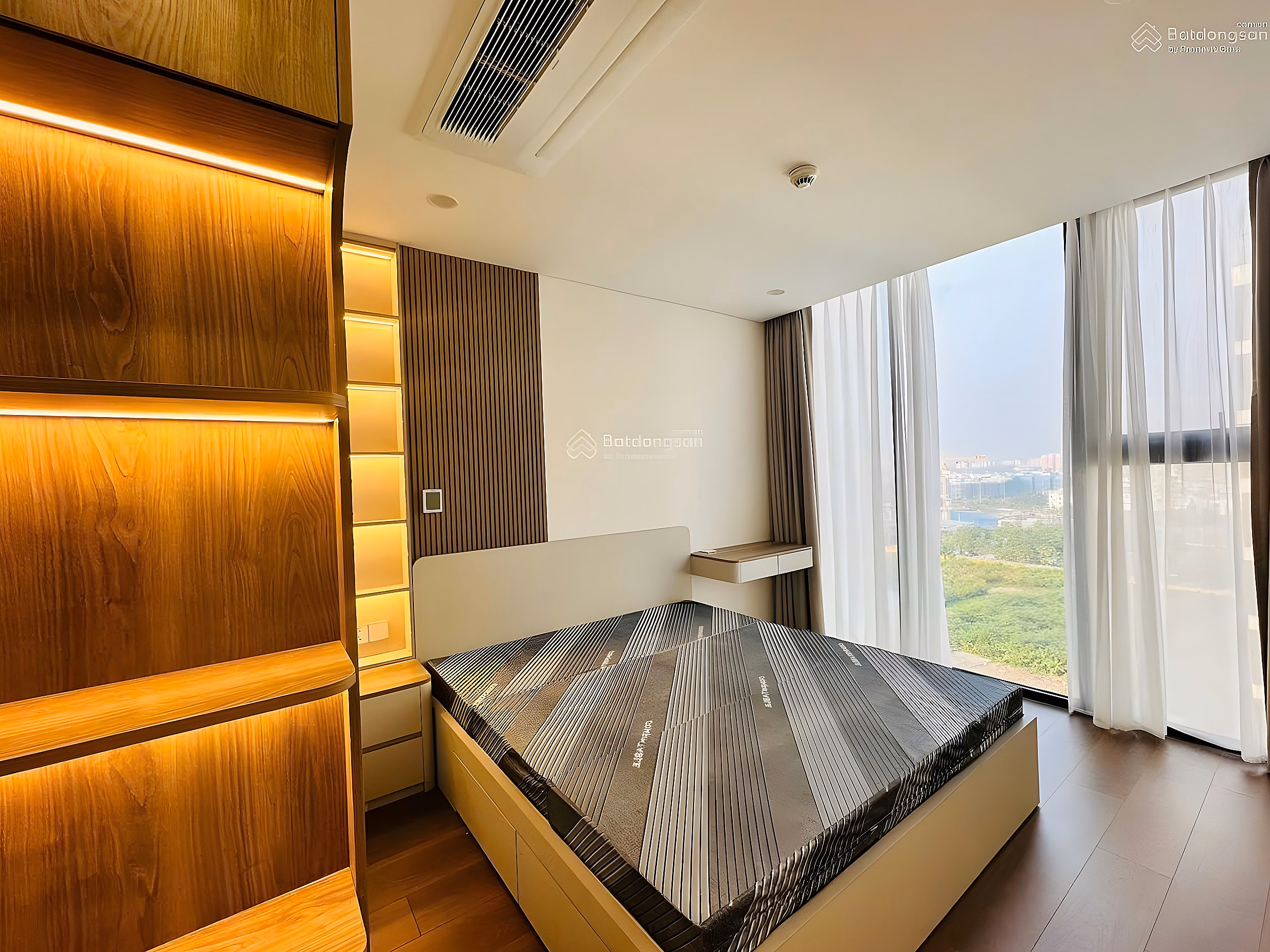 Sunshine Green Iconic 2N apartment for rent 80m2 fully furnished 17 million/month