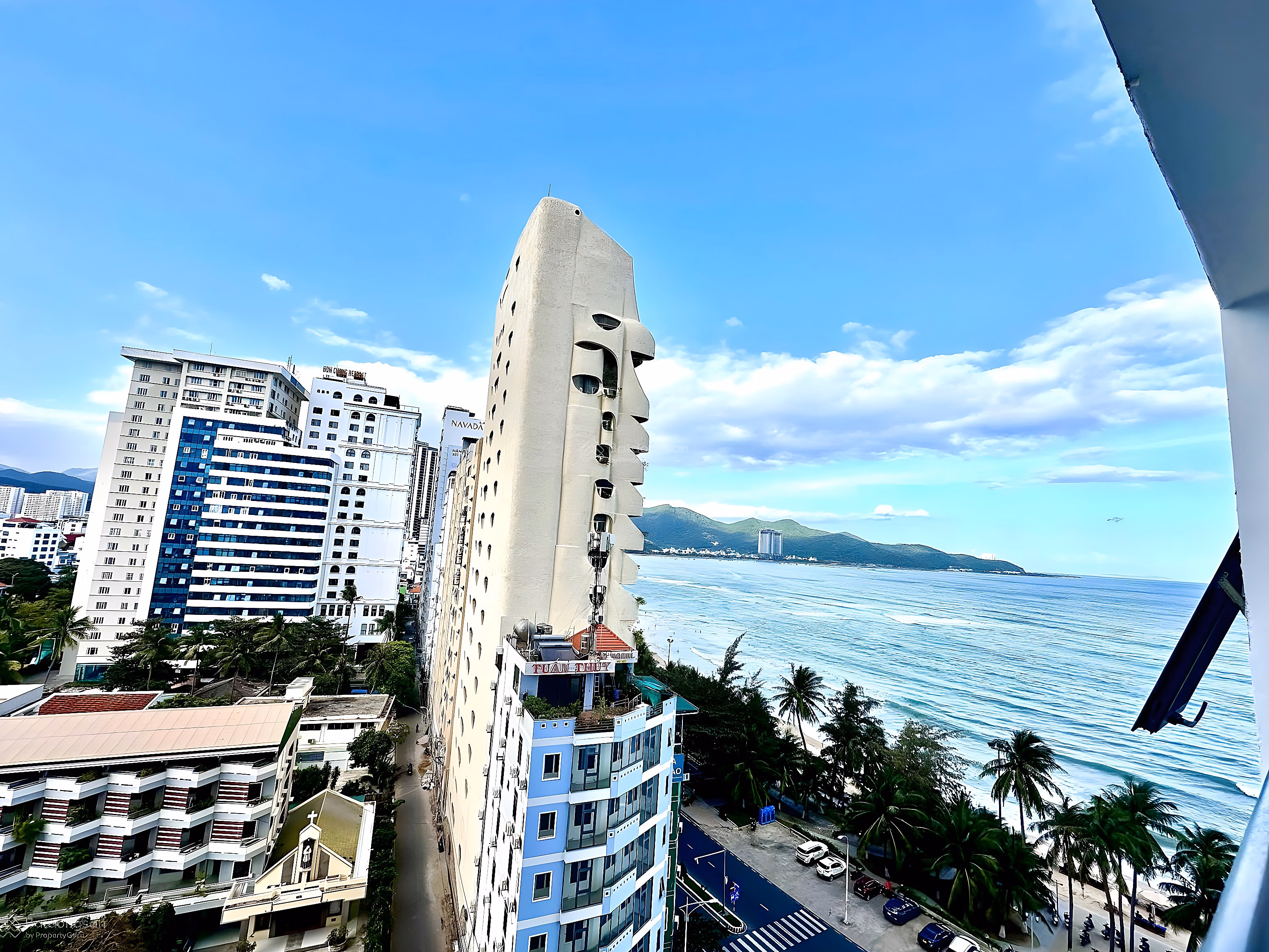 Rare item OC1A, 11th floor, apartment 28, sea view & street view, best price for willing buyers
