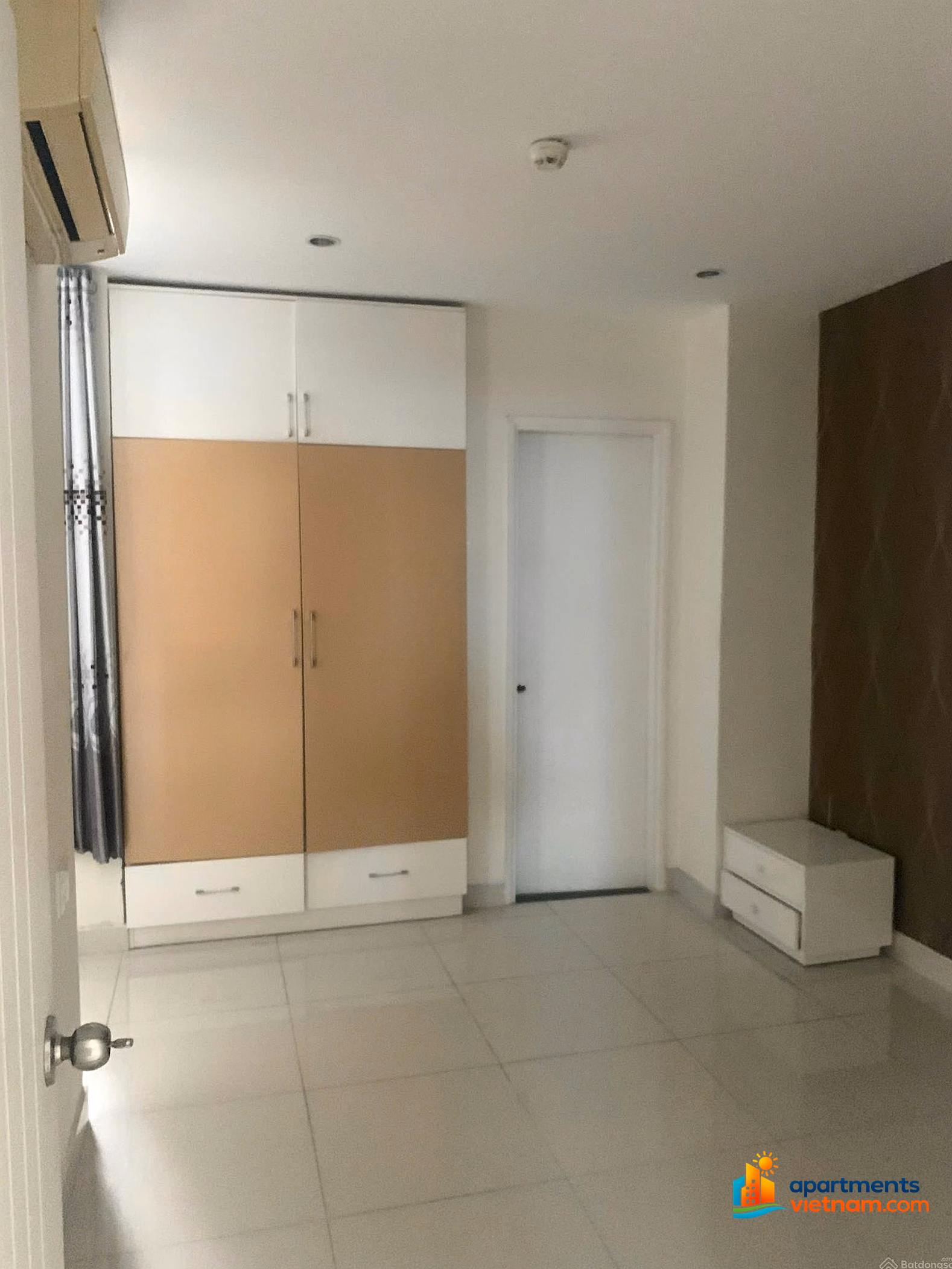 Terra Rosa apartment for sale, 183 m2, 5 bedrooms, 4 bathrooms, high floor, corner apartment, 3 views, pink book. Donate furniture. Price 5.2 billion
