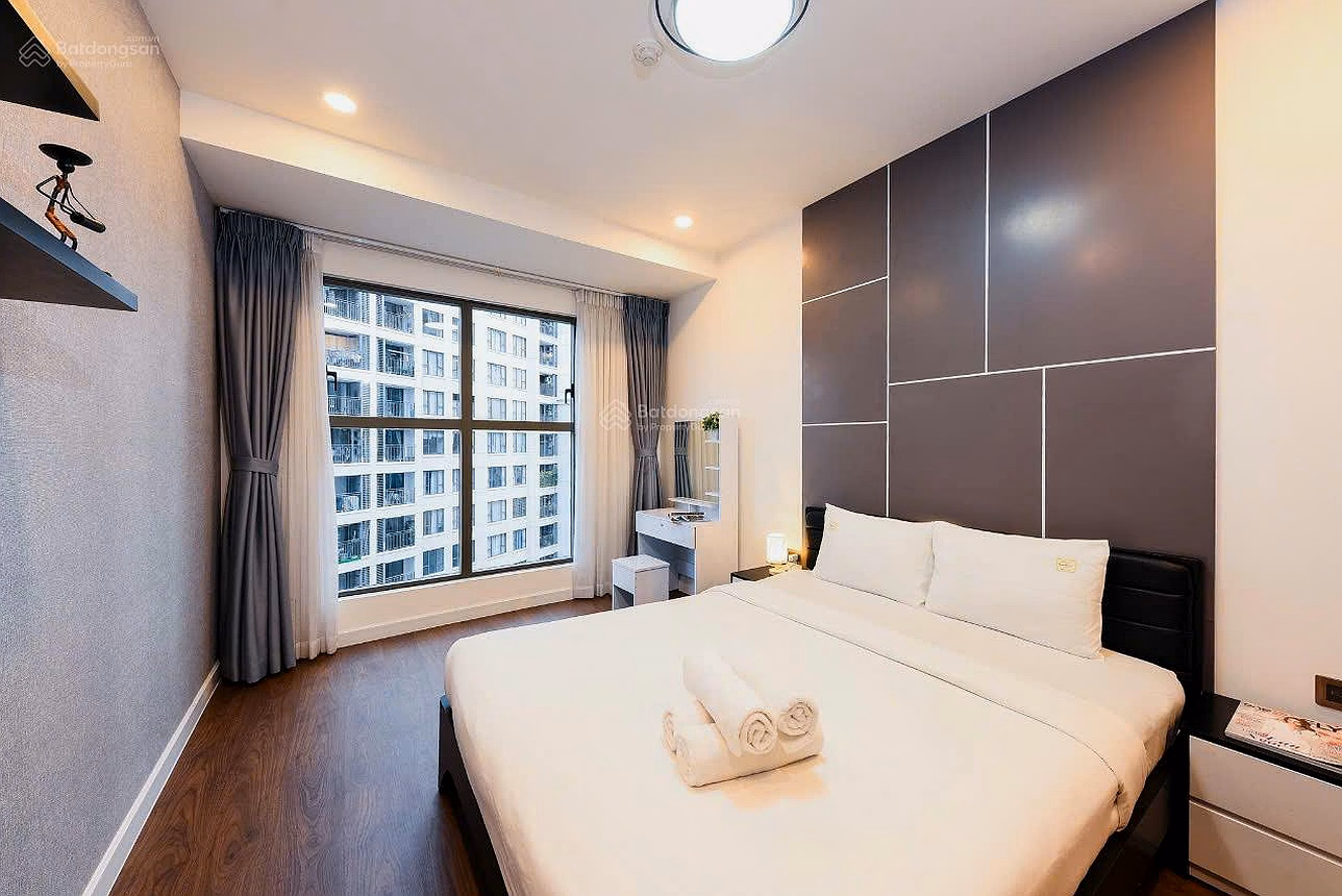 Saigon Royal apartment for sale - 80m2 - Price 9.2 billion - fully furnished***