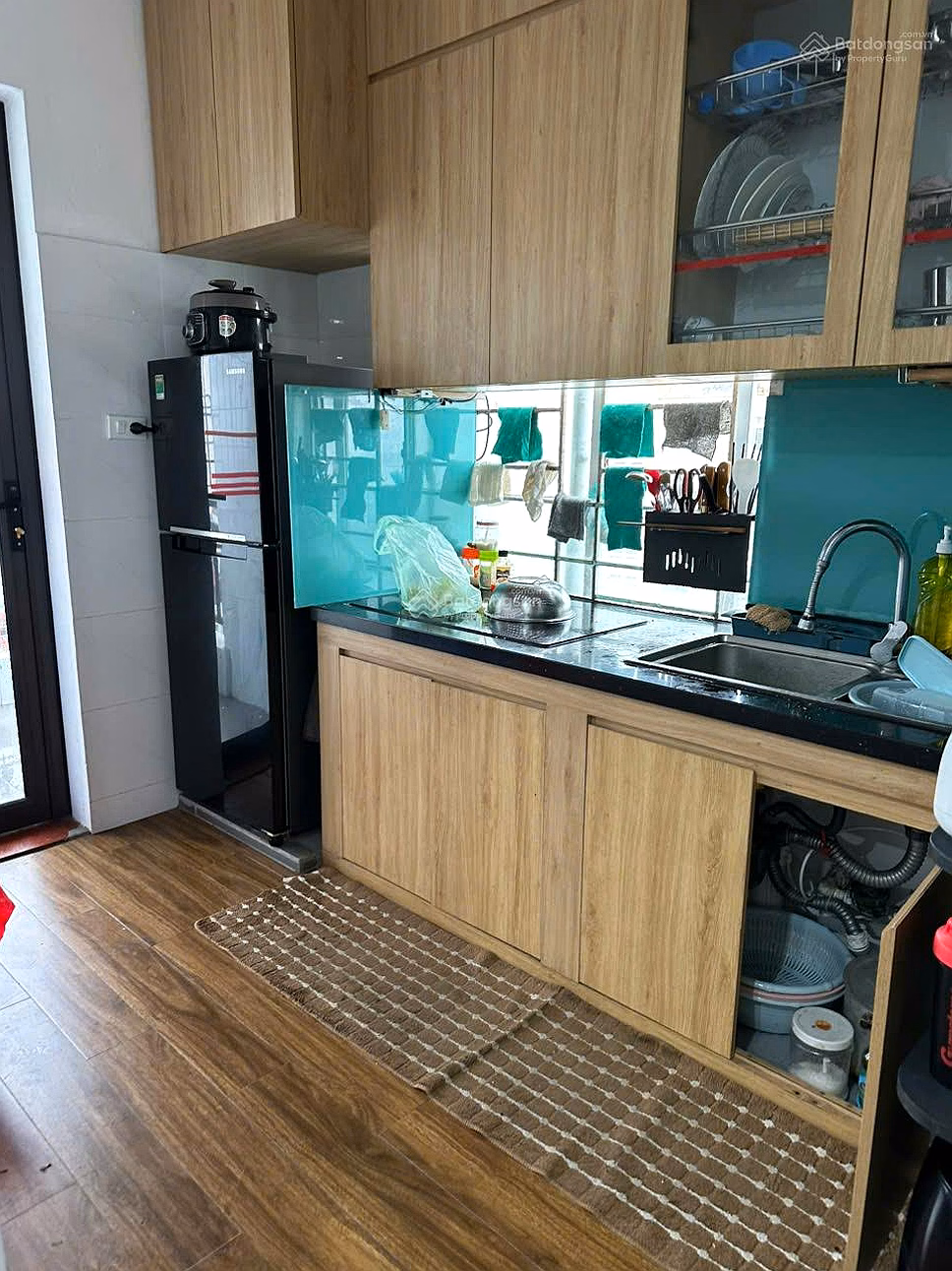 Selling beautiful apartment building CT6, 77m², 3 bedrooms converted into 2 bedrooms, 1 bathroom in Dinh Cong new urban area, corner apartment with 2 balconies