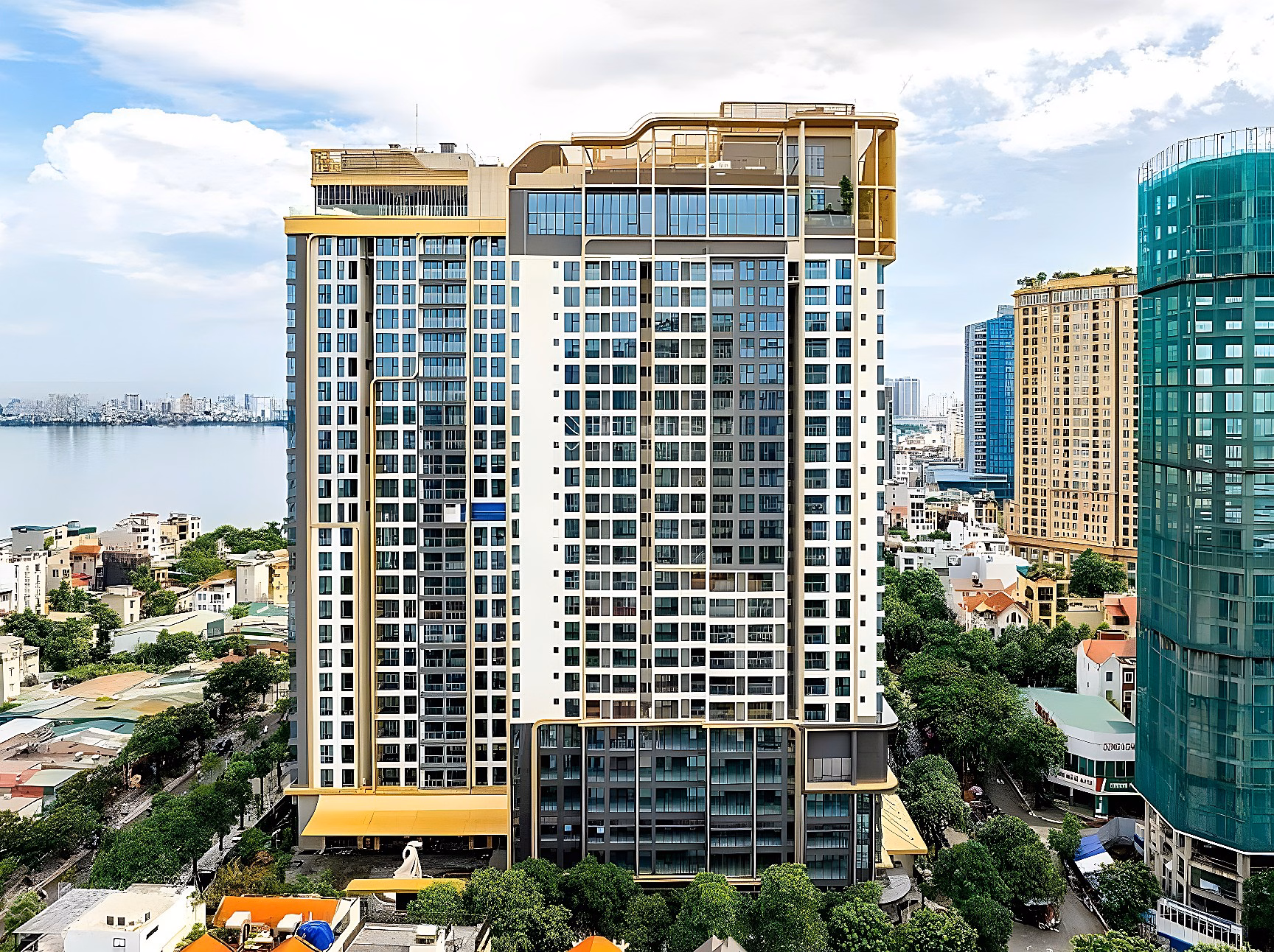 Owner sends for sale 3 bedroom 1 multi-purpose apartment 145m2 Heritage West lake, high floor, West lake view, long-term registration
