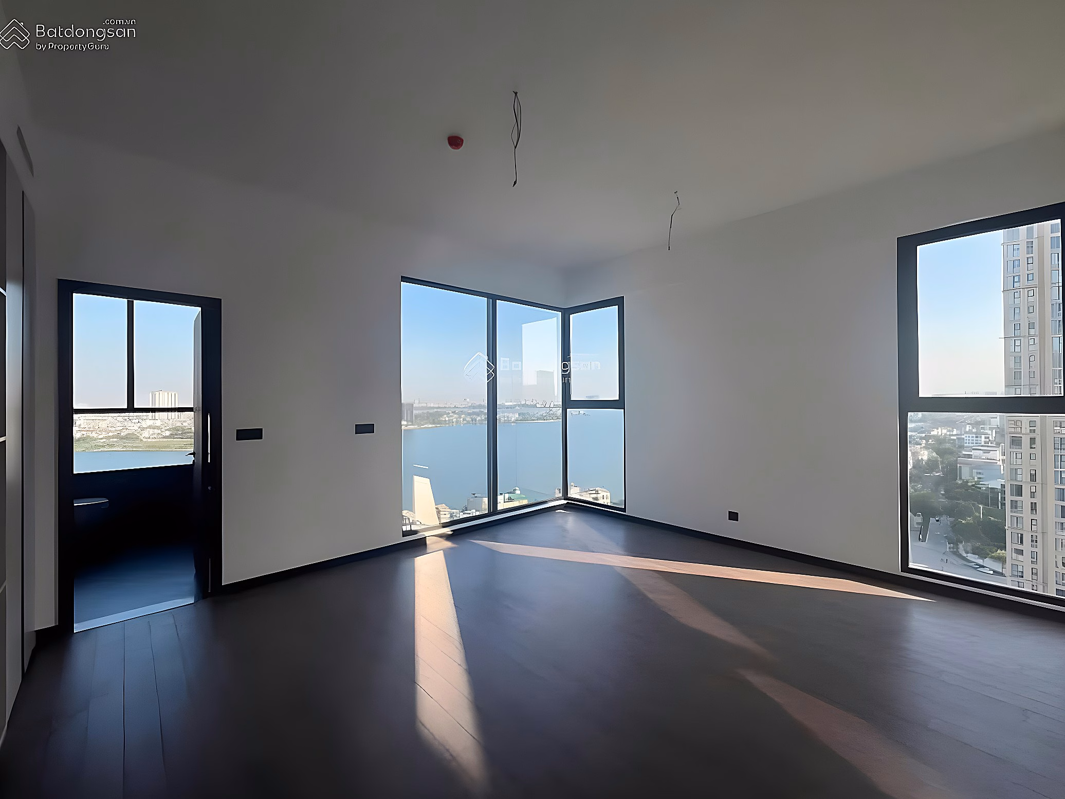 Owner sends for sale 3 bedroom 1 multi-purpose apartment 145m2 Heritage West lake, high floor, West lake view, long-term registration
