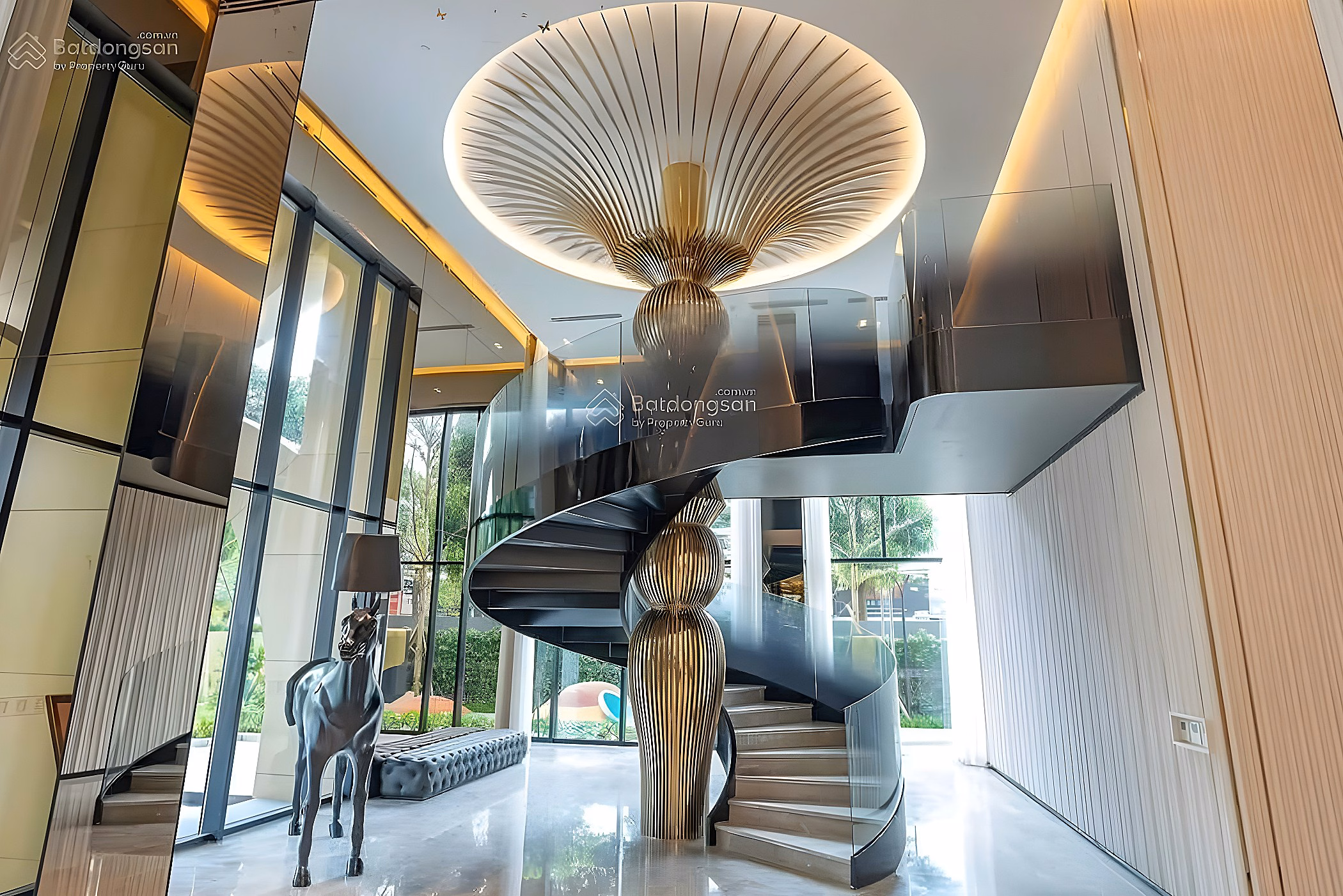 Owner sends for sale 3 bedroom 1 multi-purpose apartment 145m2 Heritage West lake, high floor, West lake view, long-term registration