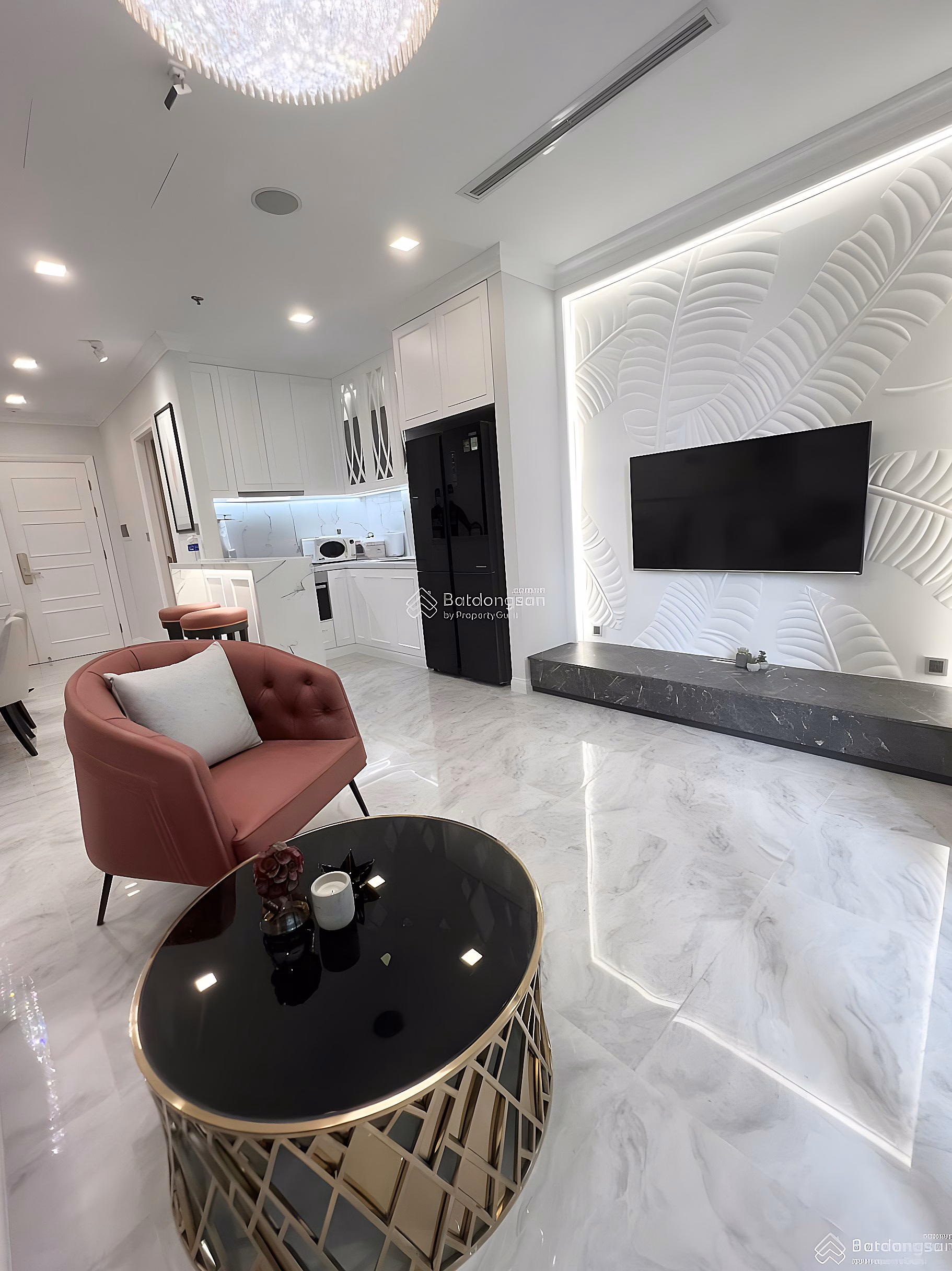 Selling 2 bedroom 2 bathroom apartment at Vinhomes Golden River Ba Son, long-term pink book, 14.7 billion, 78 m2