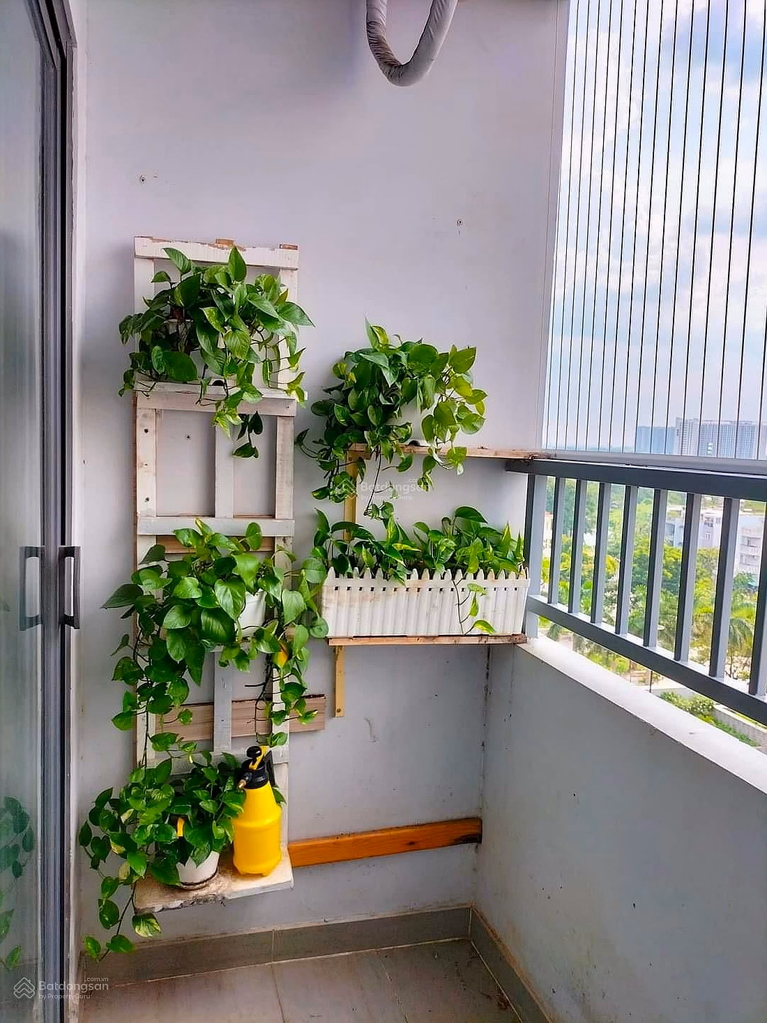 Quick sale of Fresca Riverside apartment Thu Duc wholesale market 70m2 2 bedrooms 2 bathrooms with windows, fully furnished