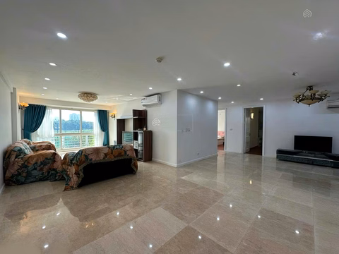The owner needs to immediately rent out a 4-bedroom apartment in P2 Ciputra building