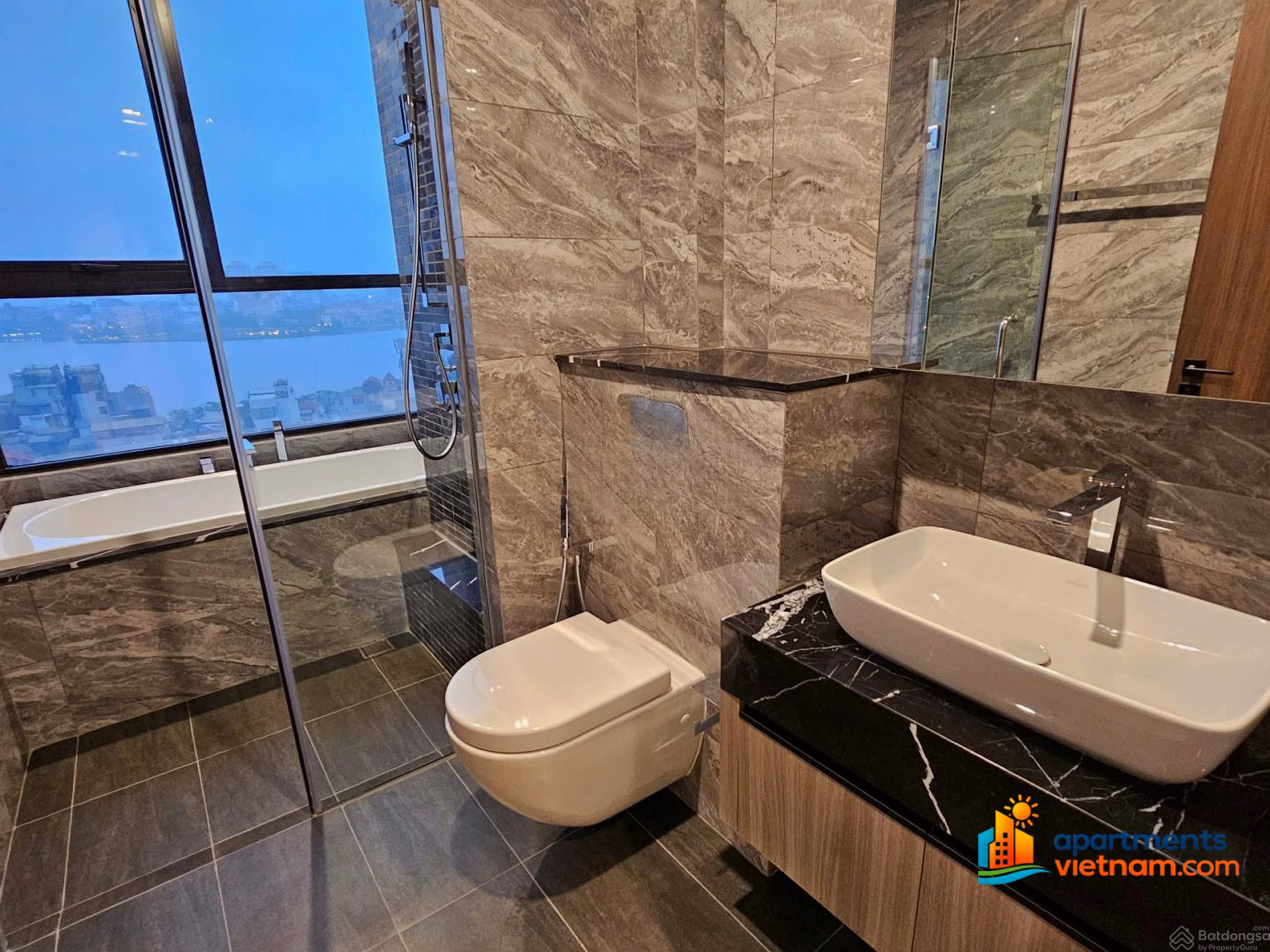 Heritage Westlake Tay Ho apartments for rent range from 18 million / 21 million / 26 million / 40 million / 50 million / 75 million / 120 million