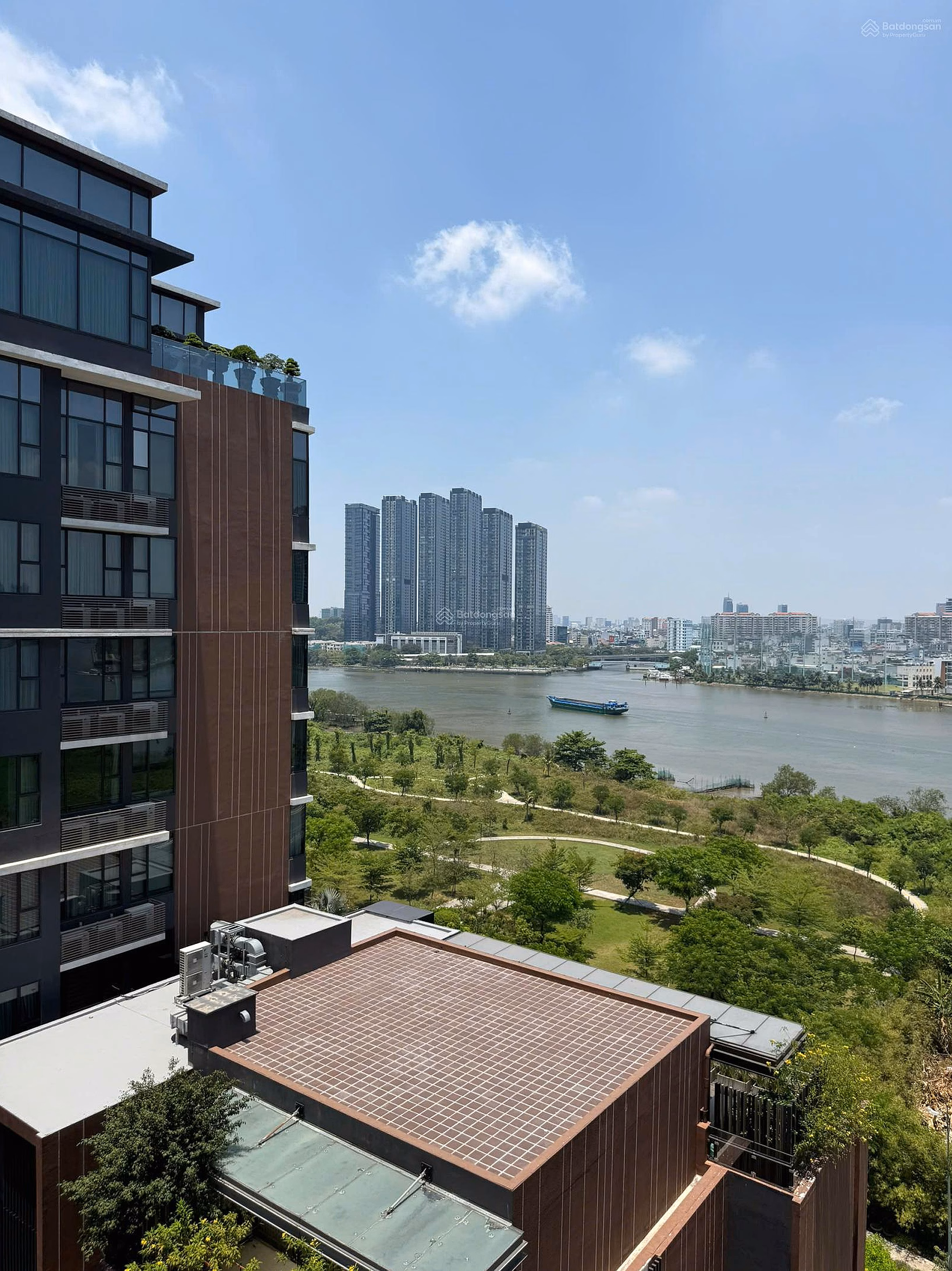 3 Bedroom Apartment with River View District 1 & Inner Area. Owner needs to sell urgently in June at very good price.