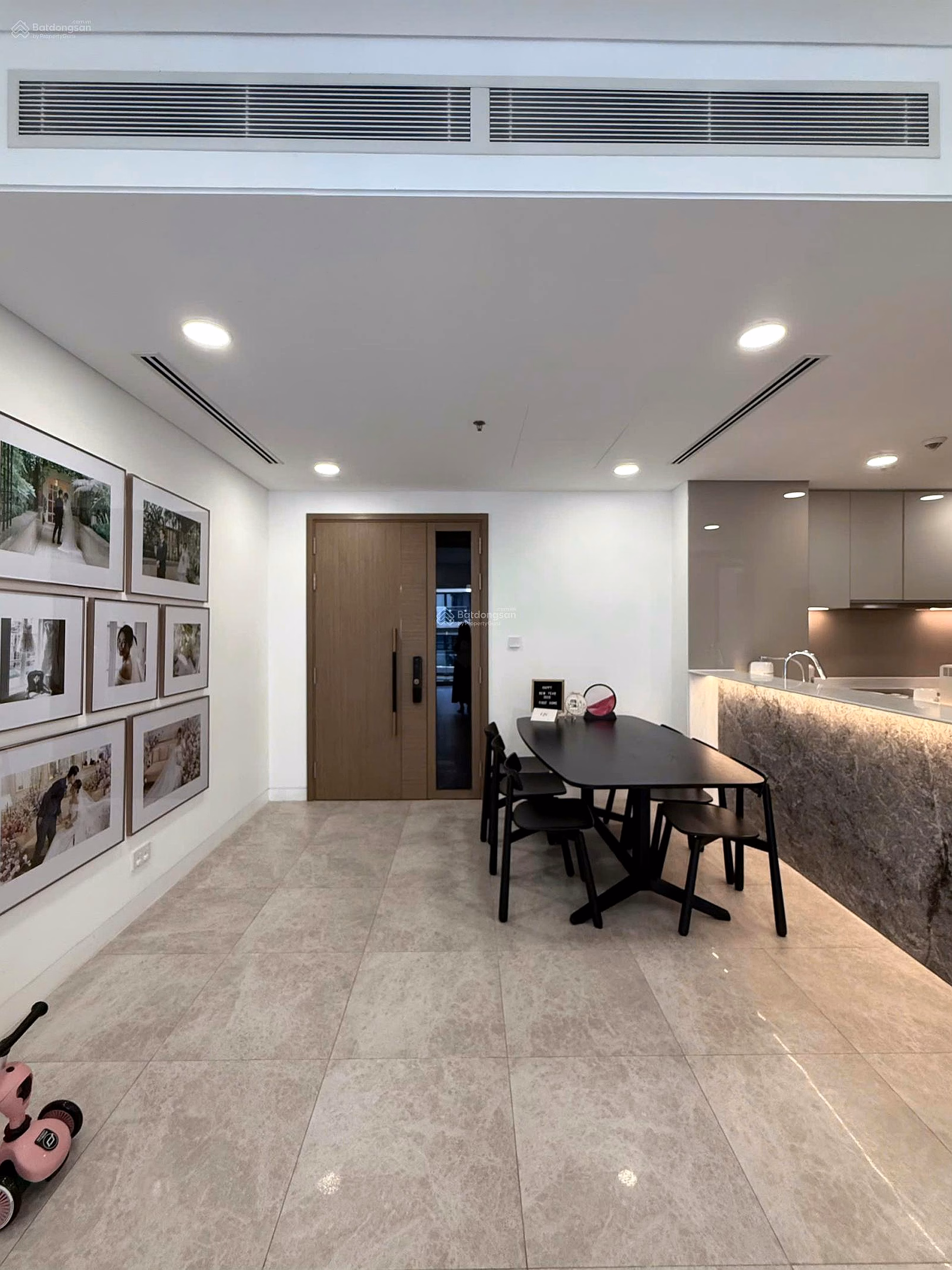 3 Bedroom Apartment with River View District 1 & Inner Area. Owner needs to sell urgently in June at very good price