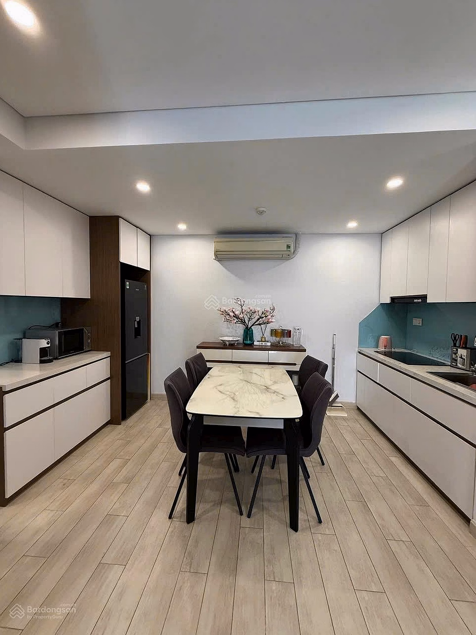 Selling 2-bedroom Corner Apartment with Direct View of GoldCoast Nha Trang Beach