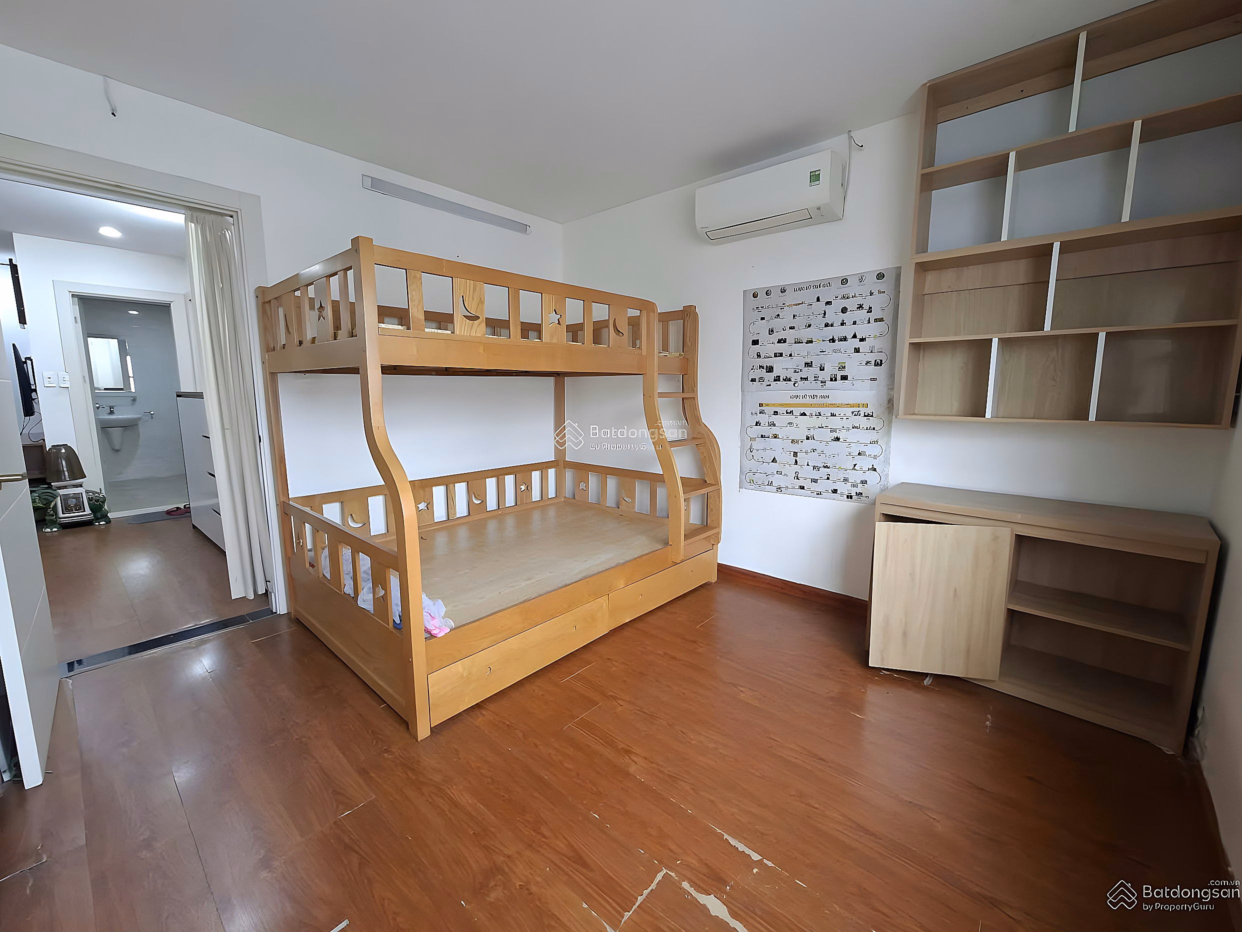 Selling apartment in Thang Long tower at 33 Mac Thai To. Area 81m2, 2 bedrooms, 2 bathrooms. Price 6.5 billion