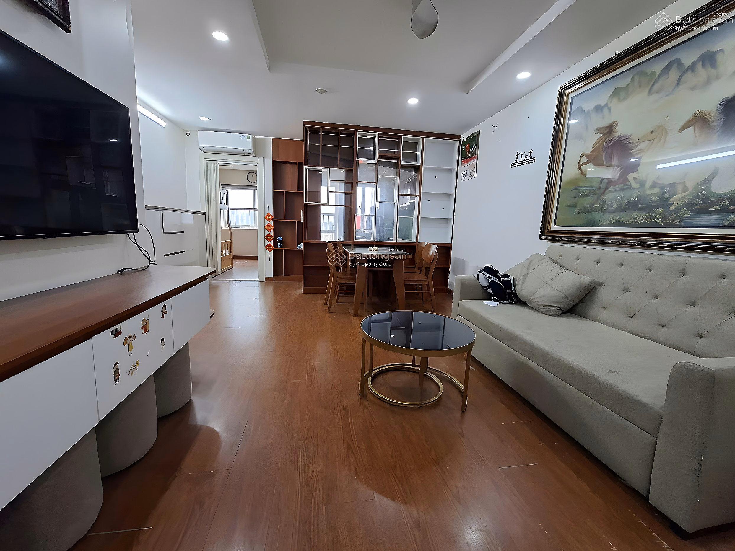 Selling apartment in Thang Long tower at 33 Mac Thai To. Area 81m2, 2 bedrooms, 2 bathrooms. Price 6.5 billion