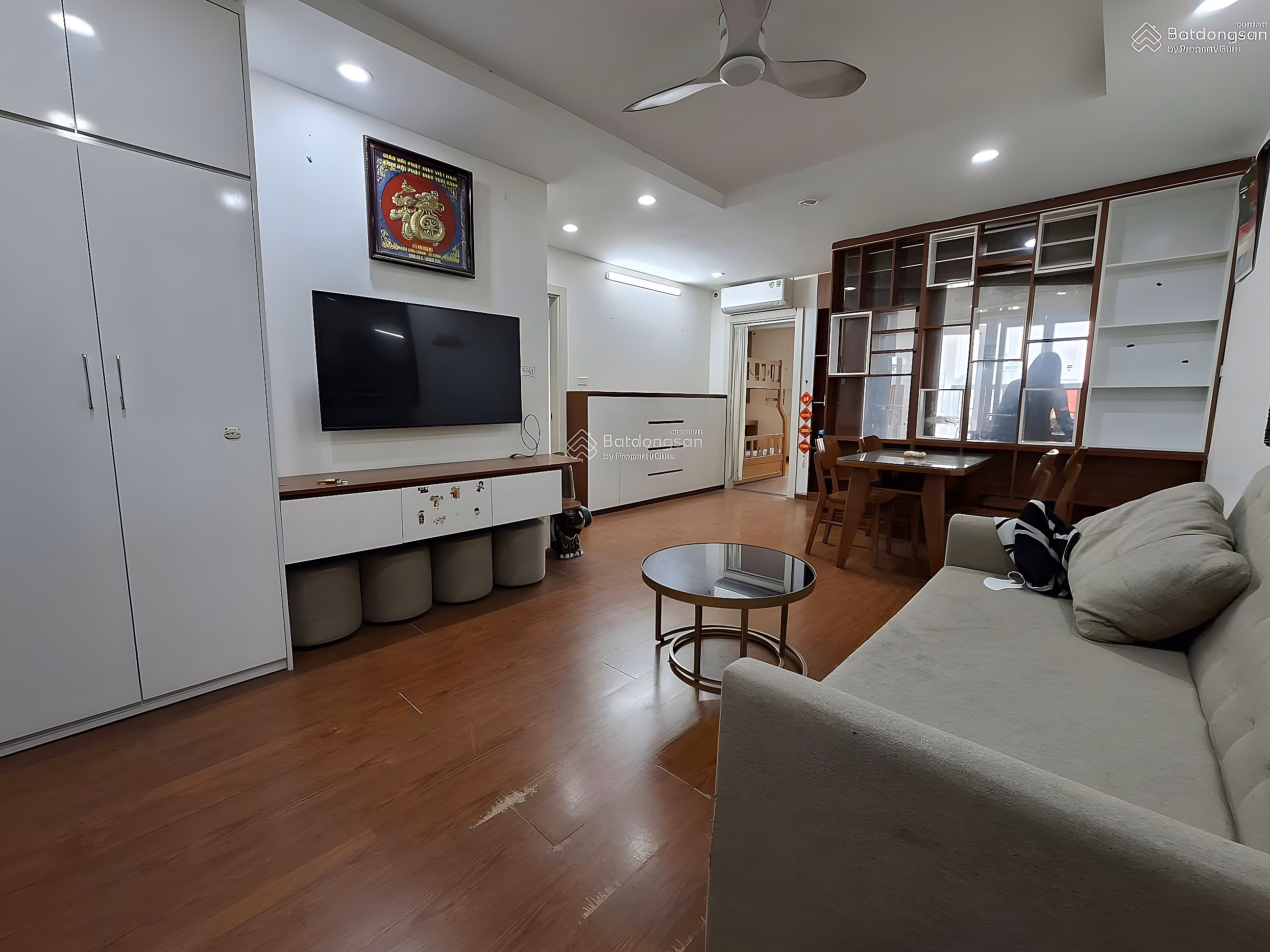 Selling apartment in Thang Long tower at 33 Mac Thai To. Area 81m2, 2 bedrooms, 2 bathrooms. Price 6.5 billion