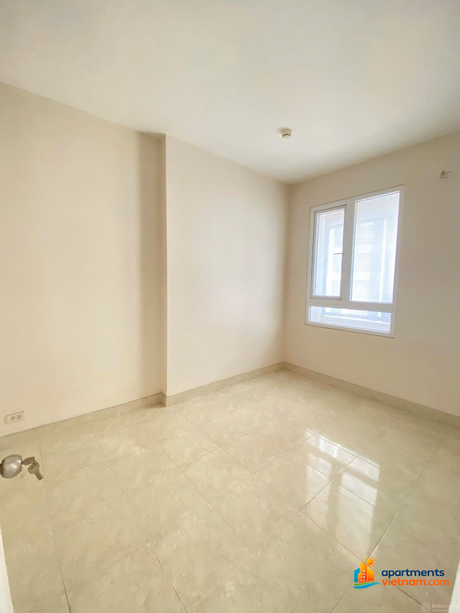 Urgent sale of 1 bedroom apartment at 90 Nguyen Huu Canh, price 1 billion 090***