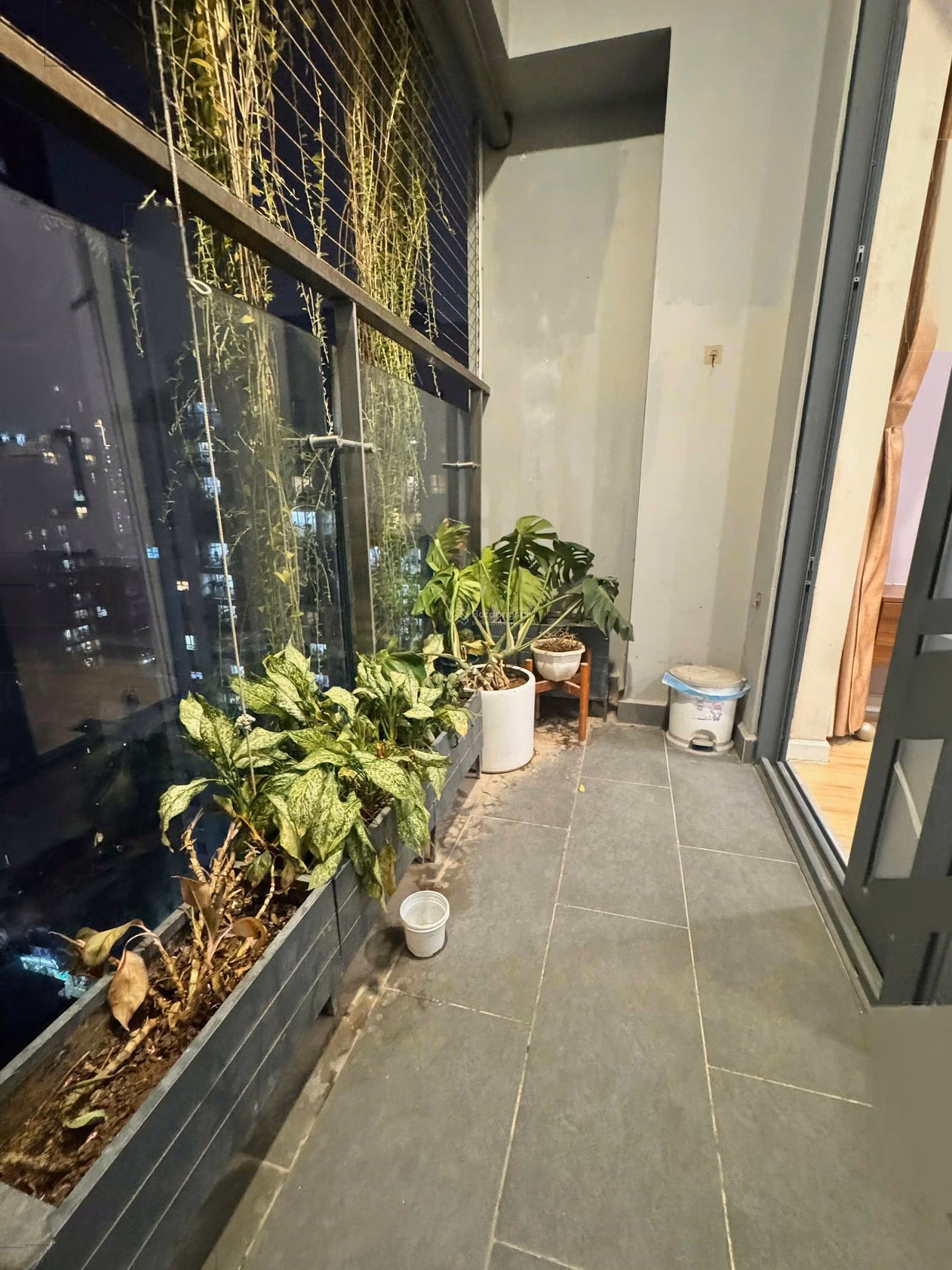 Beautifully furnished 2-bedroom apartment for rent at Rivera Park, Vu Trong Phung Street, price only 14 million/month