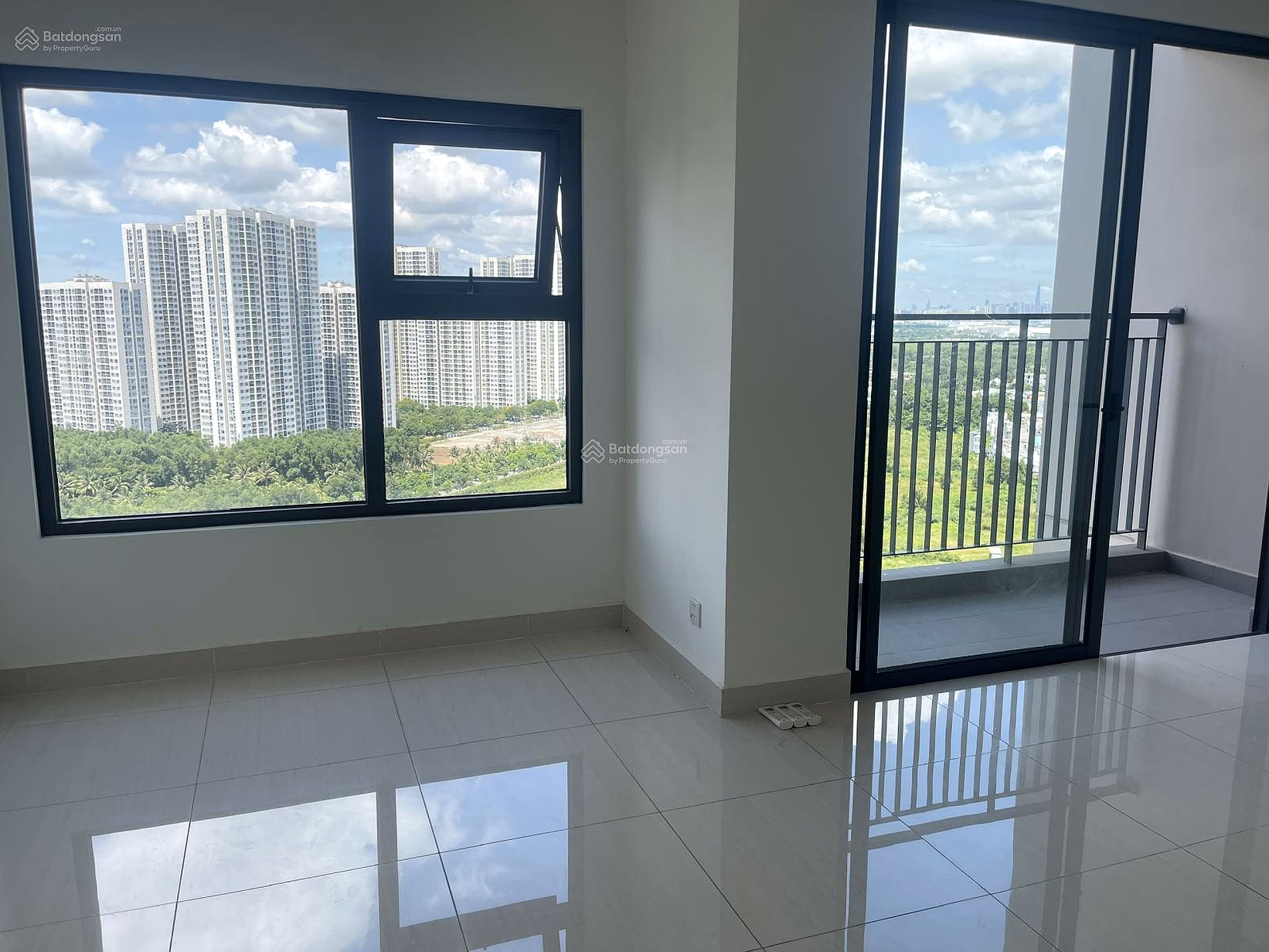 Discount 1.2 billion Urgent sale of 2 bedroom + 1 apartment at The Origami, Vinhomes Grand Park, super nice view