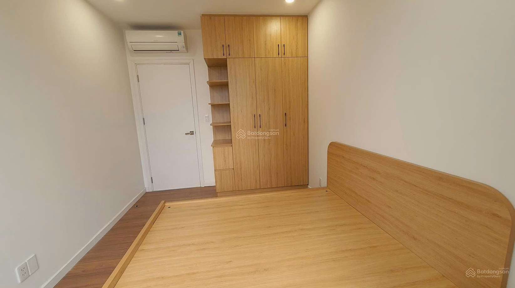 2 bedrooms Precia good price 5 billion 8 ready houses - ready book