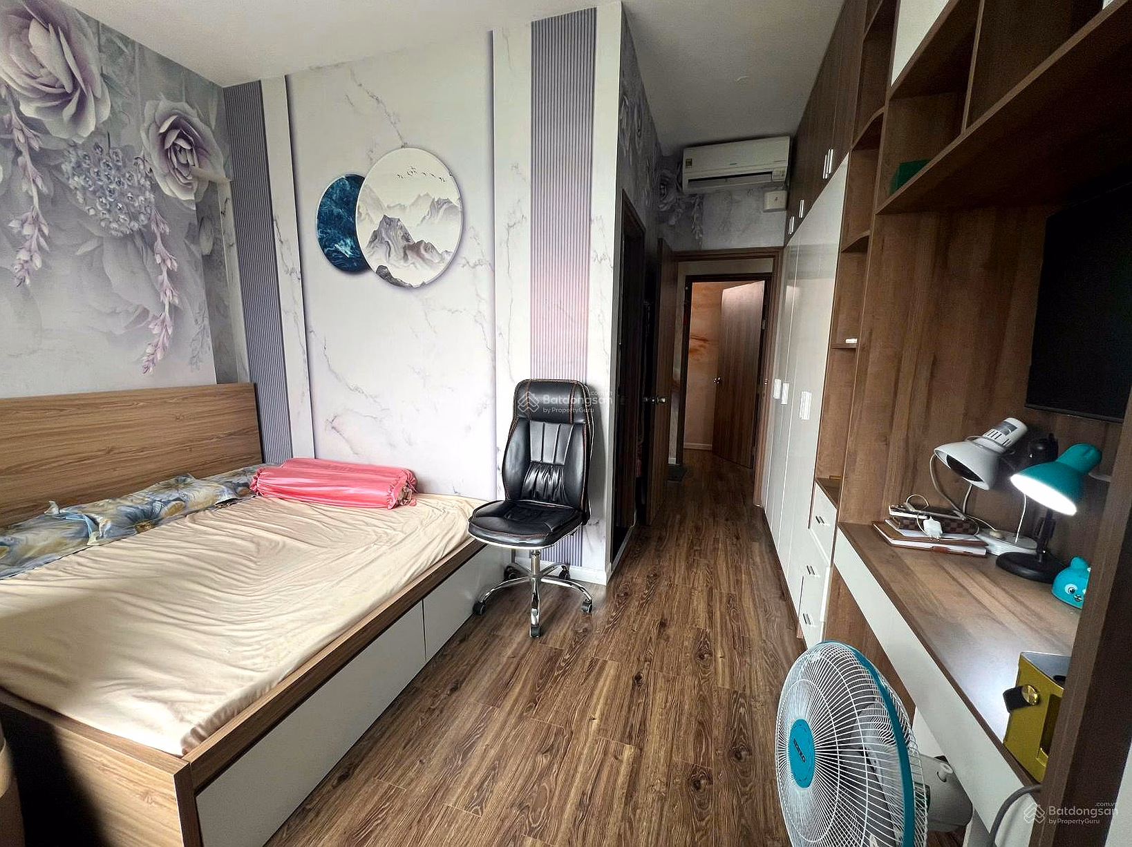 Garden apartment for sale 75m2 + 40m2 garden for only 5.7 billion, pink book available. Full wooden furniture attached to the wall