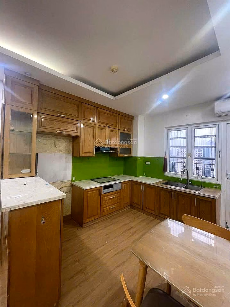 Owner sells middle floor apartment 63m2 2 bedrooms 1 bathroom in Dai Kim Building Tran Hoa BC, cool south direction