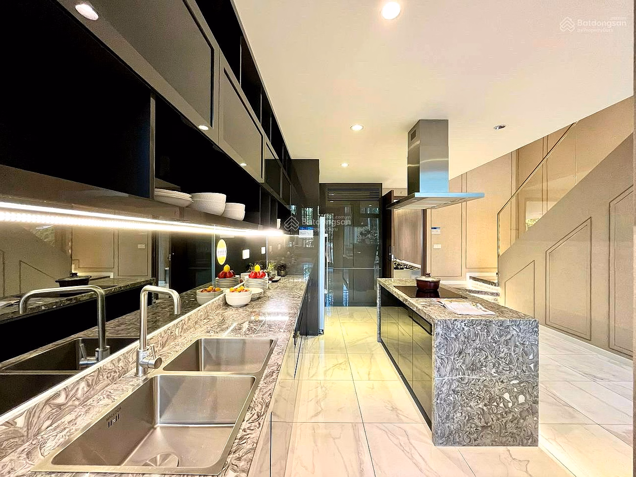 Selling Infiniti 4-bedroom duplex right on the river, the most VIP axis of project T10 - 05