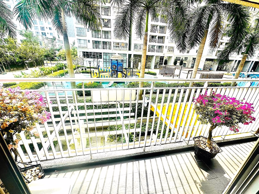 Selling Scenic Valley 1 Phu My Hung apartment - 2-bedroom corner apartment 77m², pink book, price 7 billion