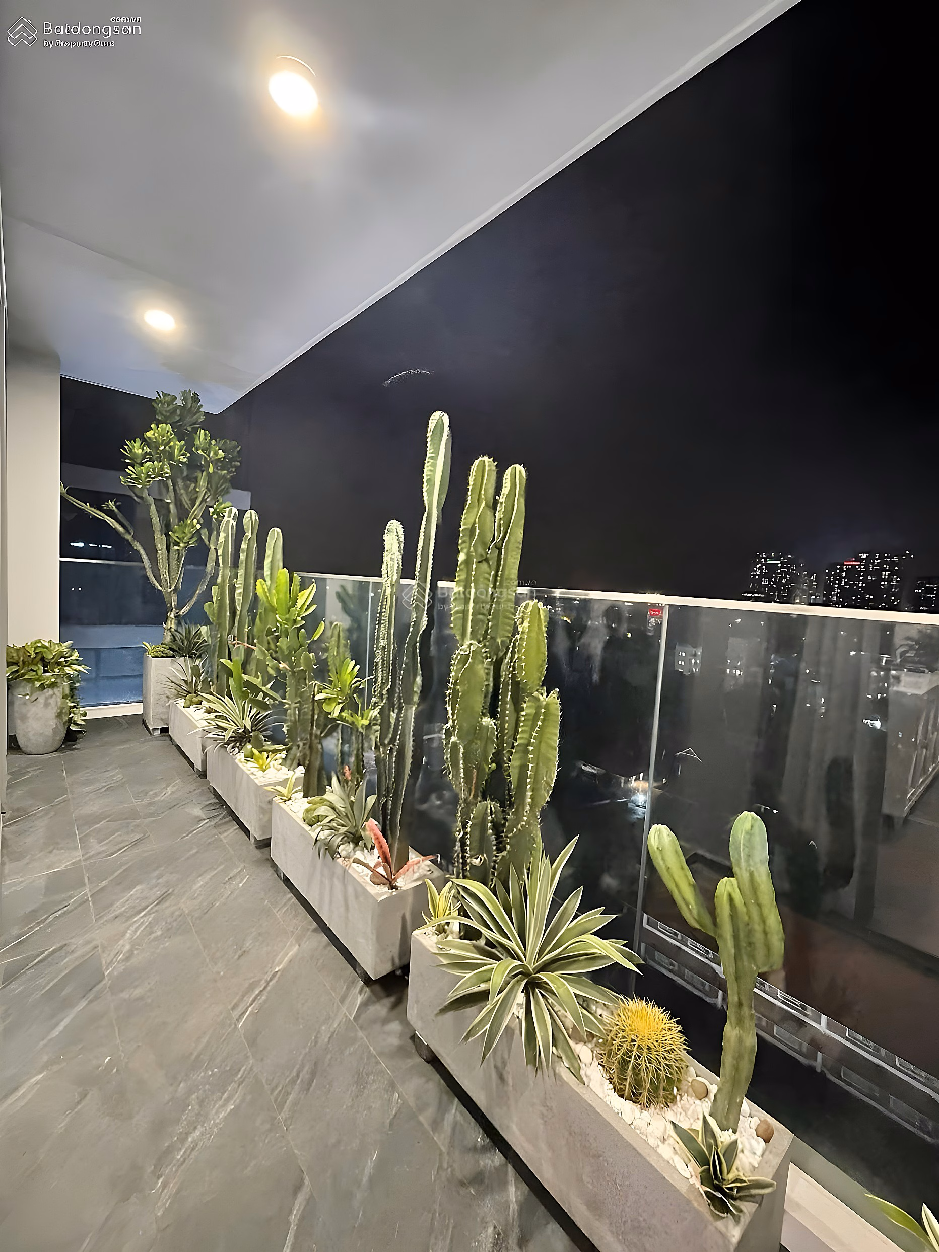 I am the owner of a 3-bedroom corner apartment of 115m2 at Artemis Le Trong Tan, priced at 12 billion***