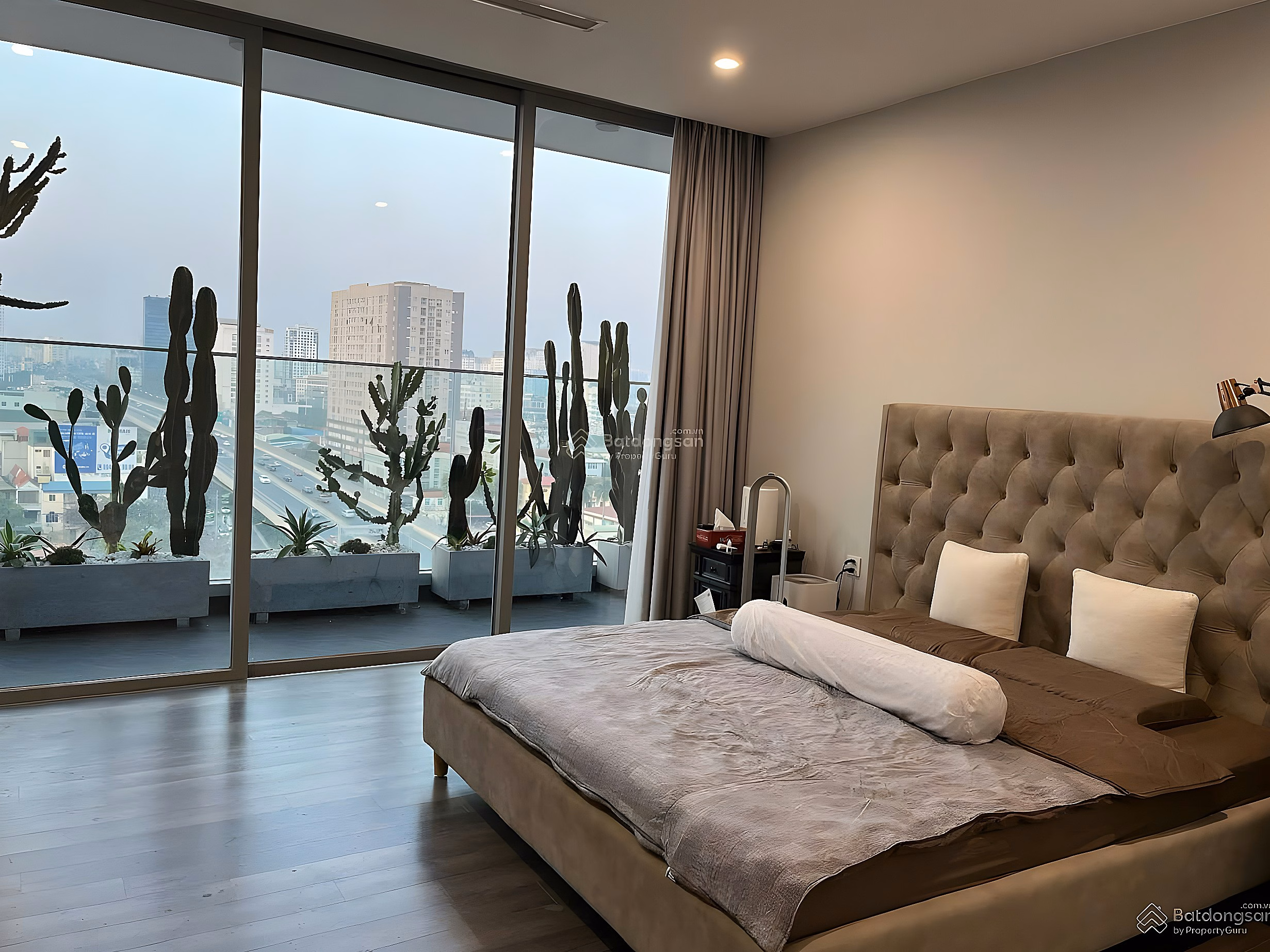 I am the owner of a 3-bedroom corner apartment of 115m2 at Artemis Le Trong Tan, priced at 12 billion***