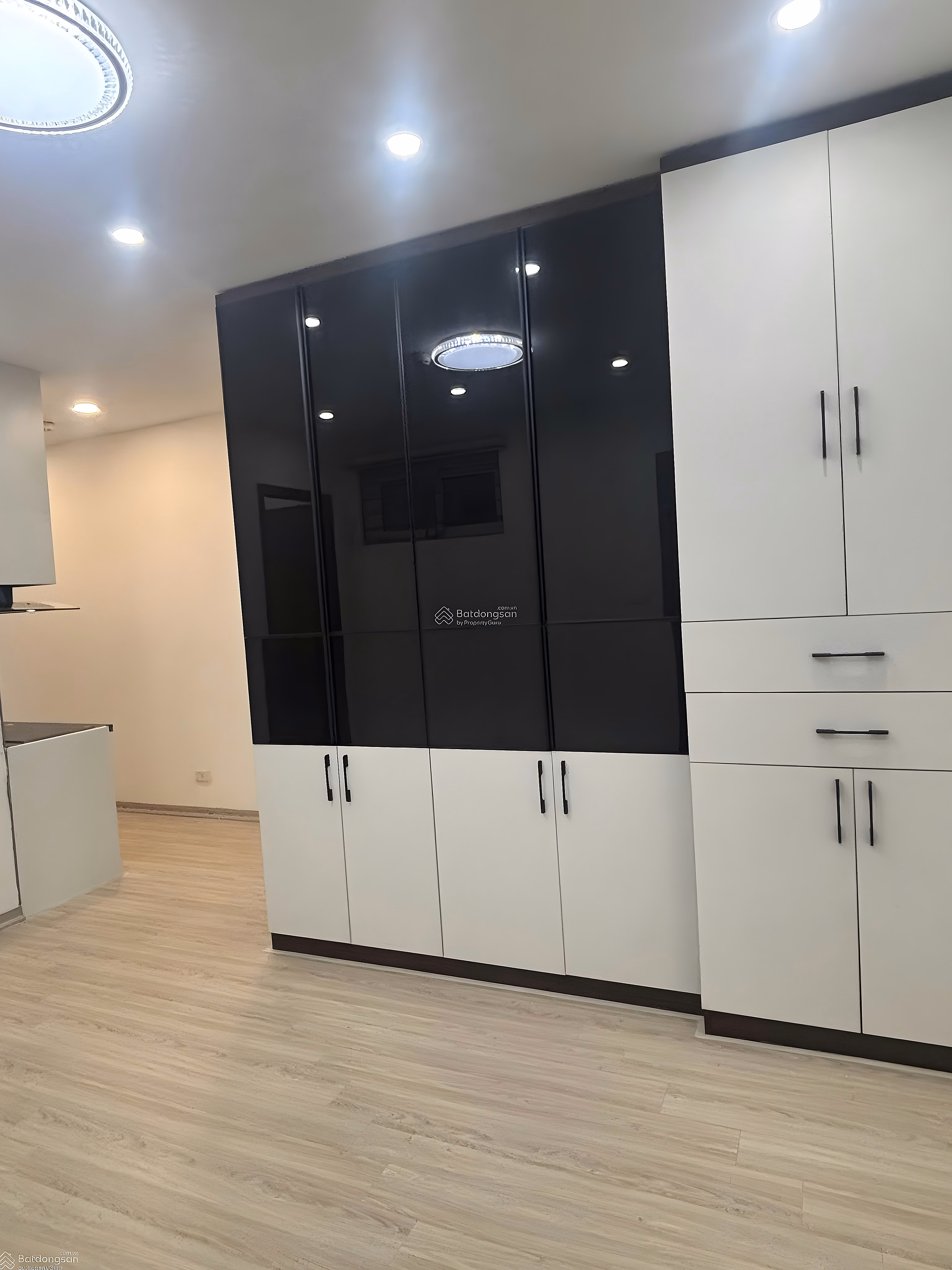 Selling apartment A14 Nam Trung Yen, area: 53 m², design 2 bedrooms 1 bathroom