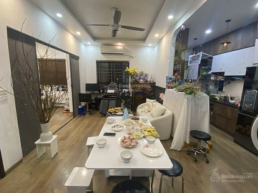 Apartment for sale on Tran Thu Do street, Phap Van urban area, 2 bedrooms, fully furnished, just move in