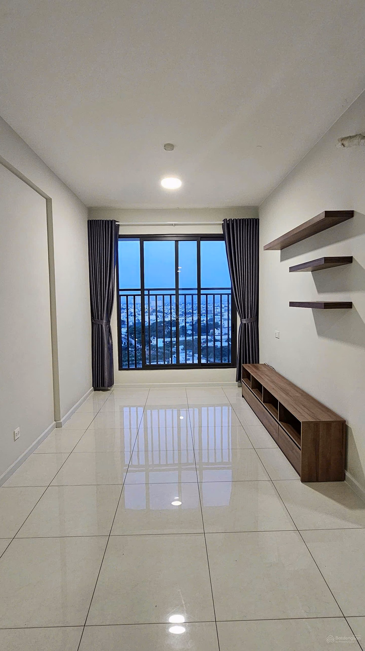 Picity High Park apartment for sale in District 12, fully furnished price 2,920 billion, receive immediate housing