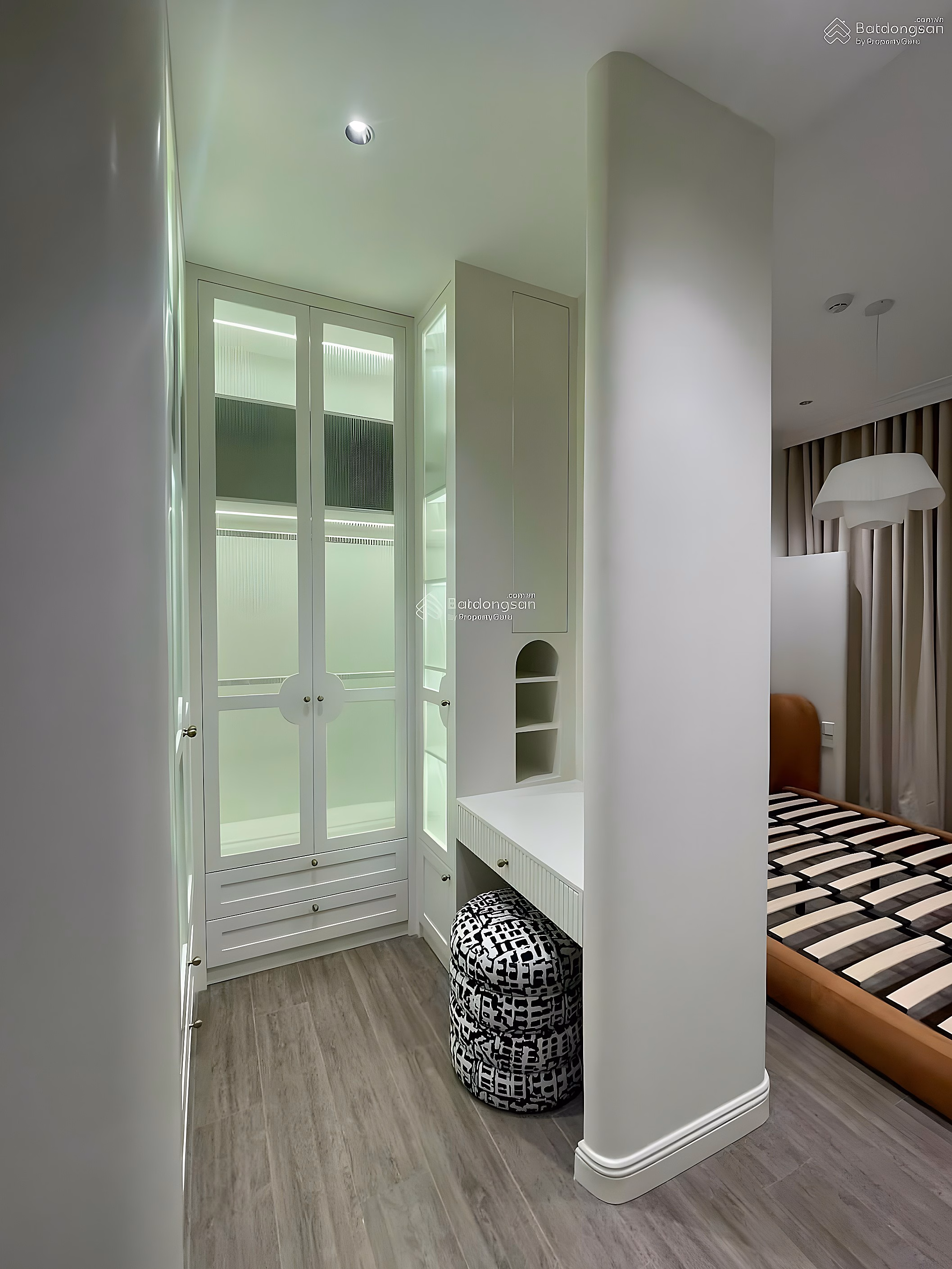 District 4 apartment shopping basket March 2026 Studio 11-14 million, 1-2 bedrooms from 18-30 million, 3 bedrooms from 24-40 million***