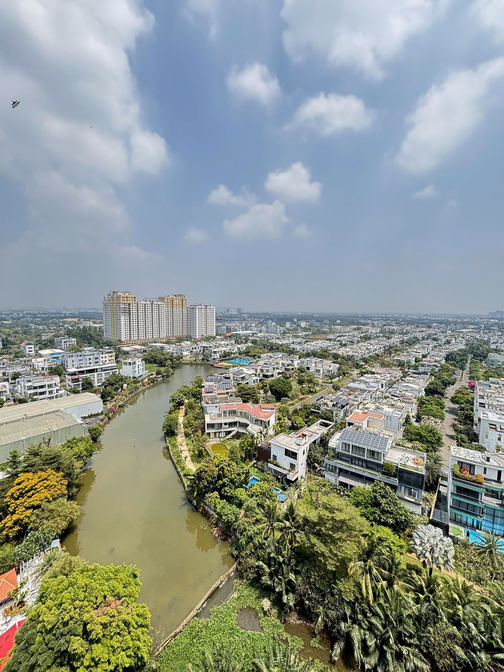 2 bedroom corner apartment with river view, cool villa on the 15th floor
