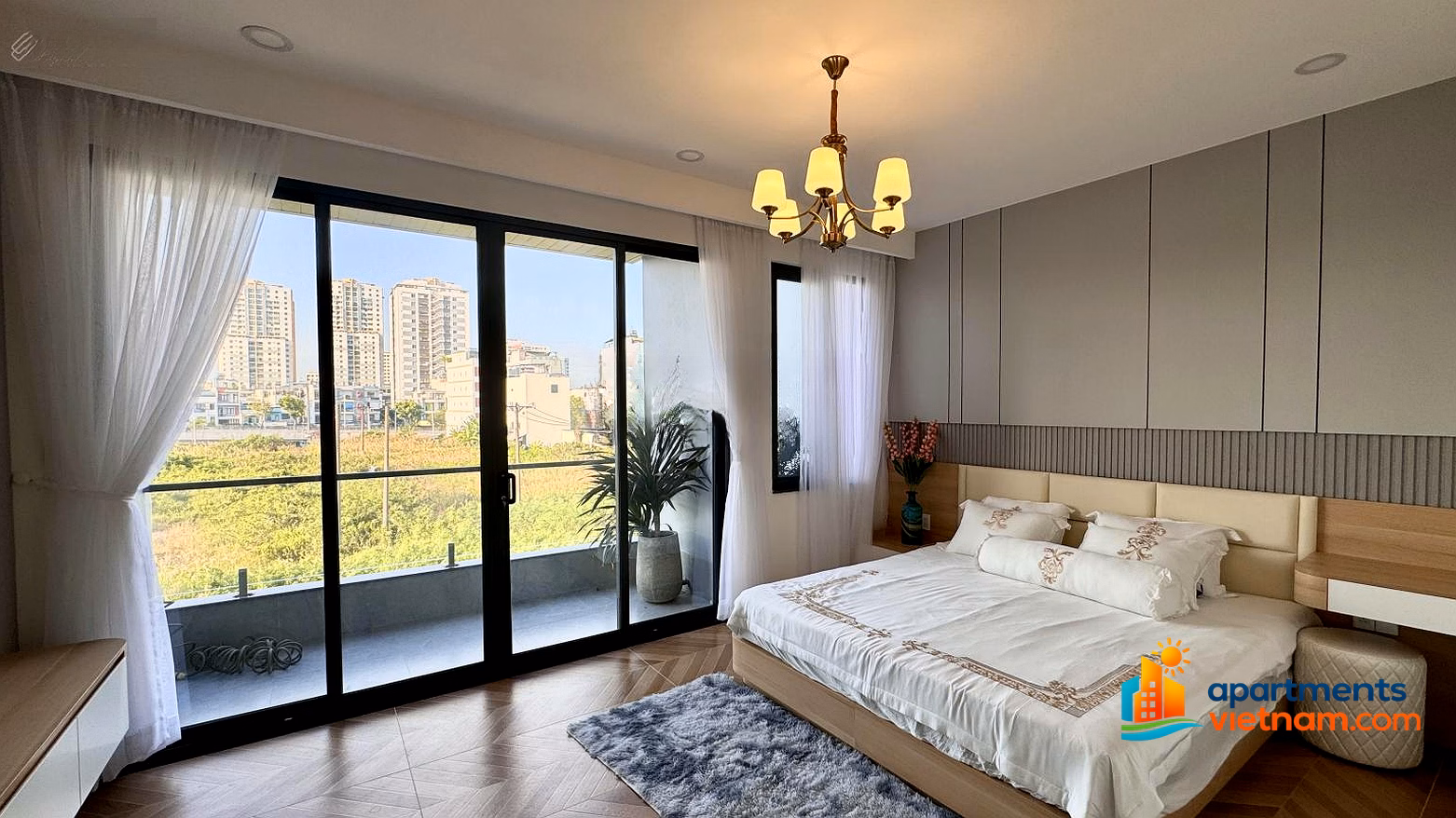 House with 16m asphalt road, solidly built, 4 floors, 450kg elevator, close to many amenities adjacent to Phu My Hung