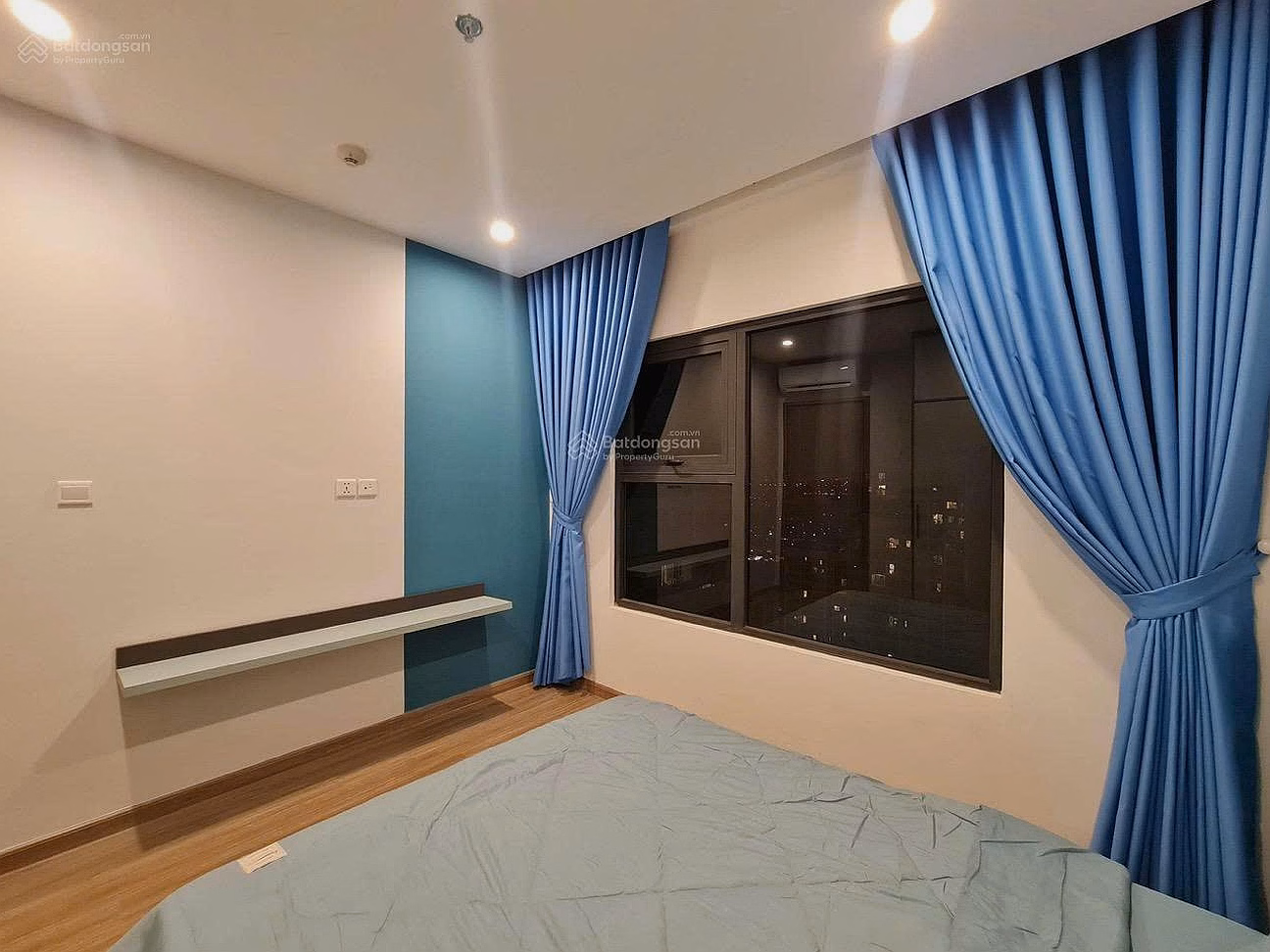 Selling a 3 bedroom, 2 bathroom apartment in Rainbow subdivision, full of high-class furniture, with pink book