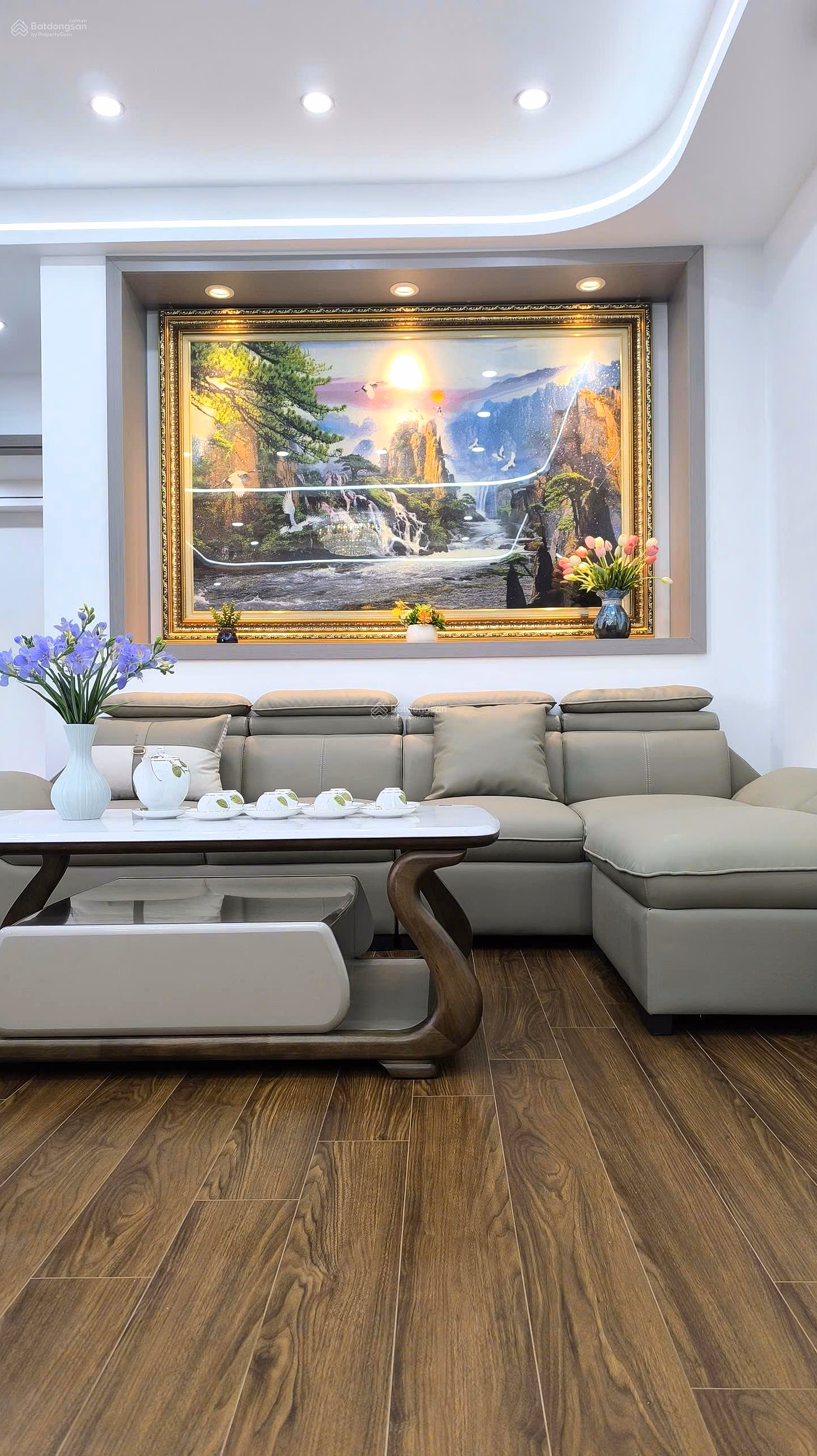 Selling apartment HH2 Bac Ha, Thanh Xuan. Area 116m2, 3 bedrooms, 2 bathrooms, fully furnished. Price 7.6 billion***