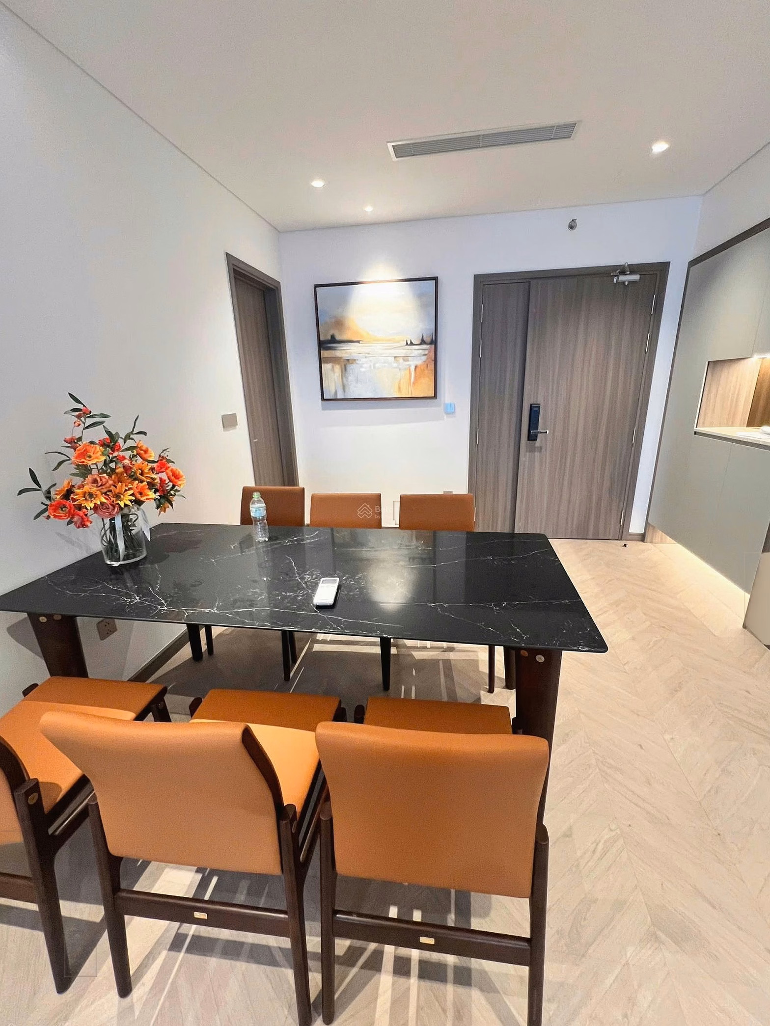 The owner sends Han Jardin CHCC for rent - N01T6 Ngoai Giao Doan, 3 bedrooms, full/ basic, West lake view