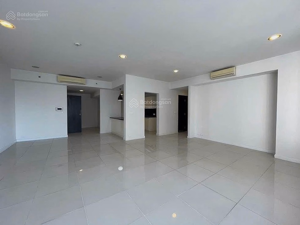 Sunrise City South apartment 100m2 with full pink book, price 7.6 billion Contact 0937 781 *** meet Tai