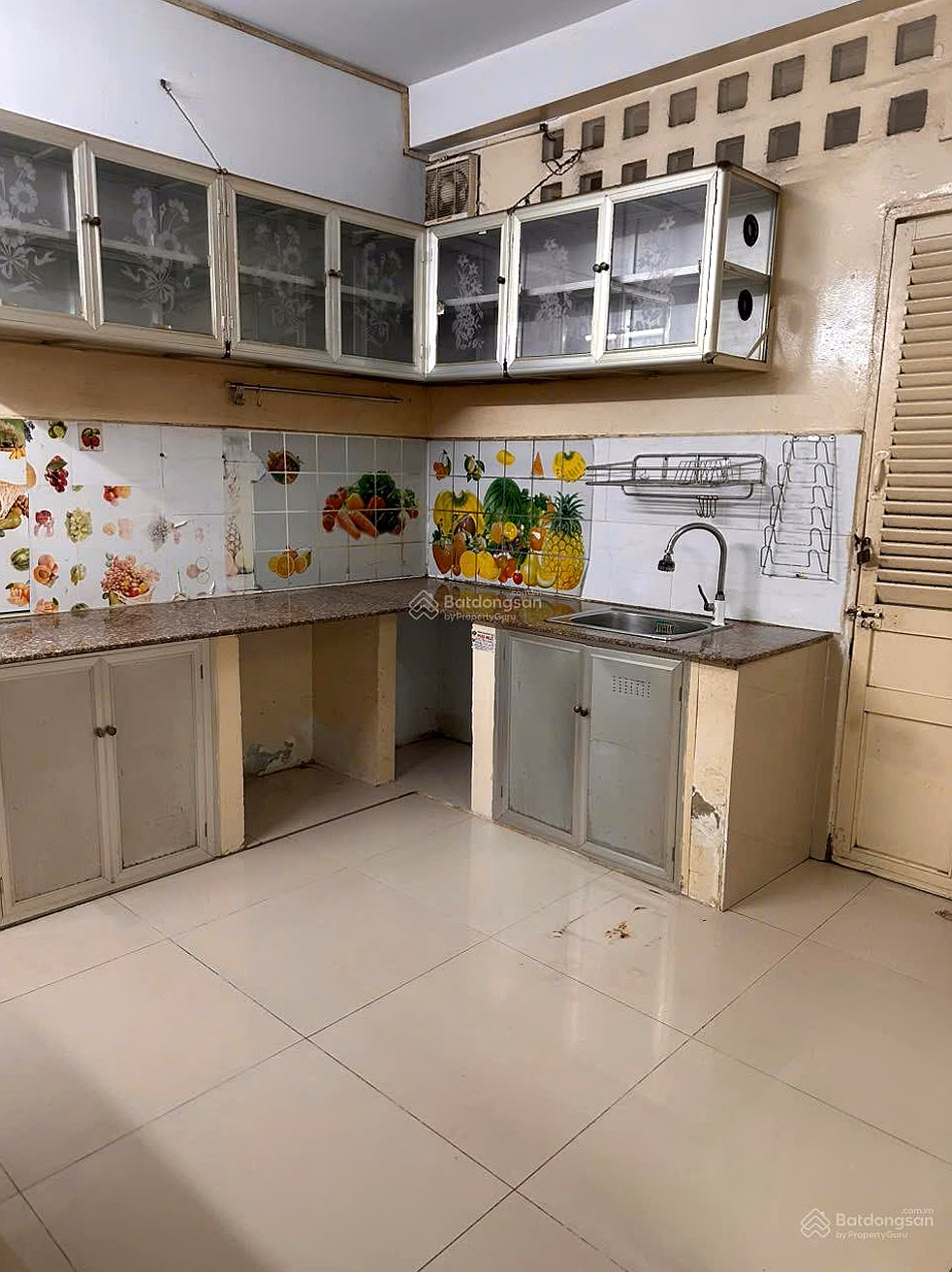 Huynh Van Chinh apartment lot A: 1 bedroom 44m2 2nd floor, good price 2.3 billion