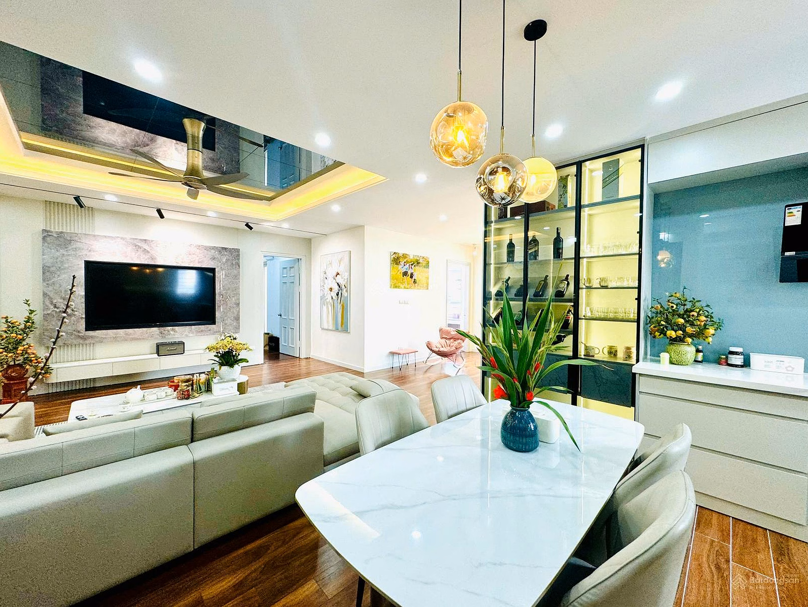 (Real photo - real price). The owner needs to transfer apartment N05 Hoang Dao Thuy