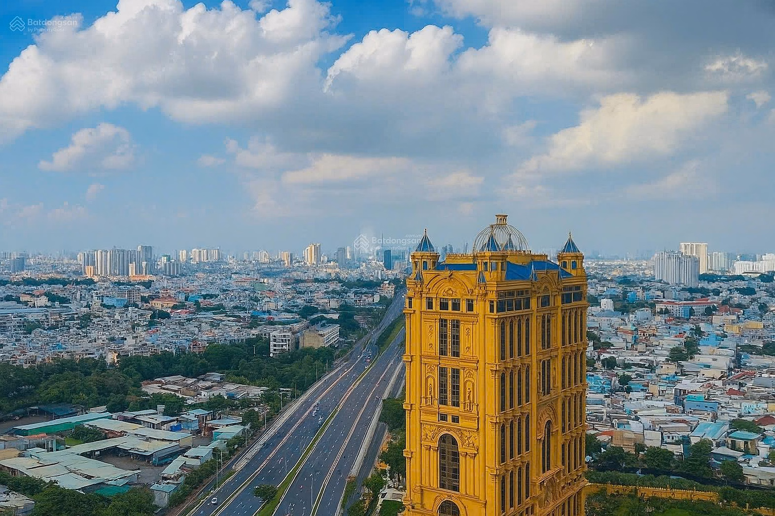 2 bedroom apartment for sale - View to the center, available for rent 9 million/month, house has just been painted and repaired so it's brand new.