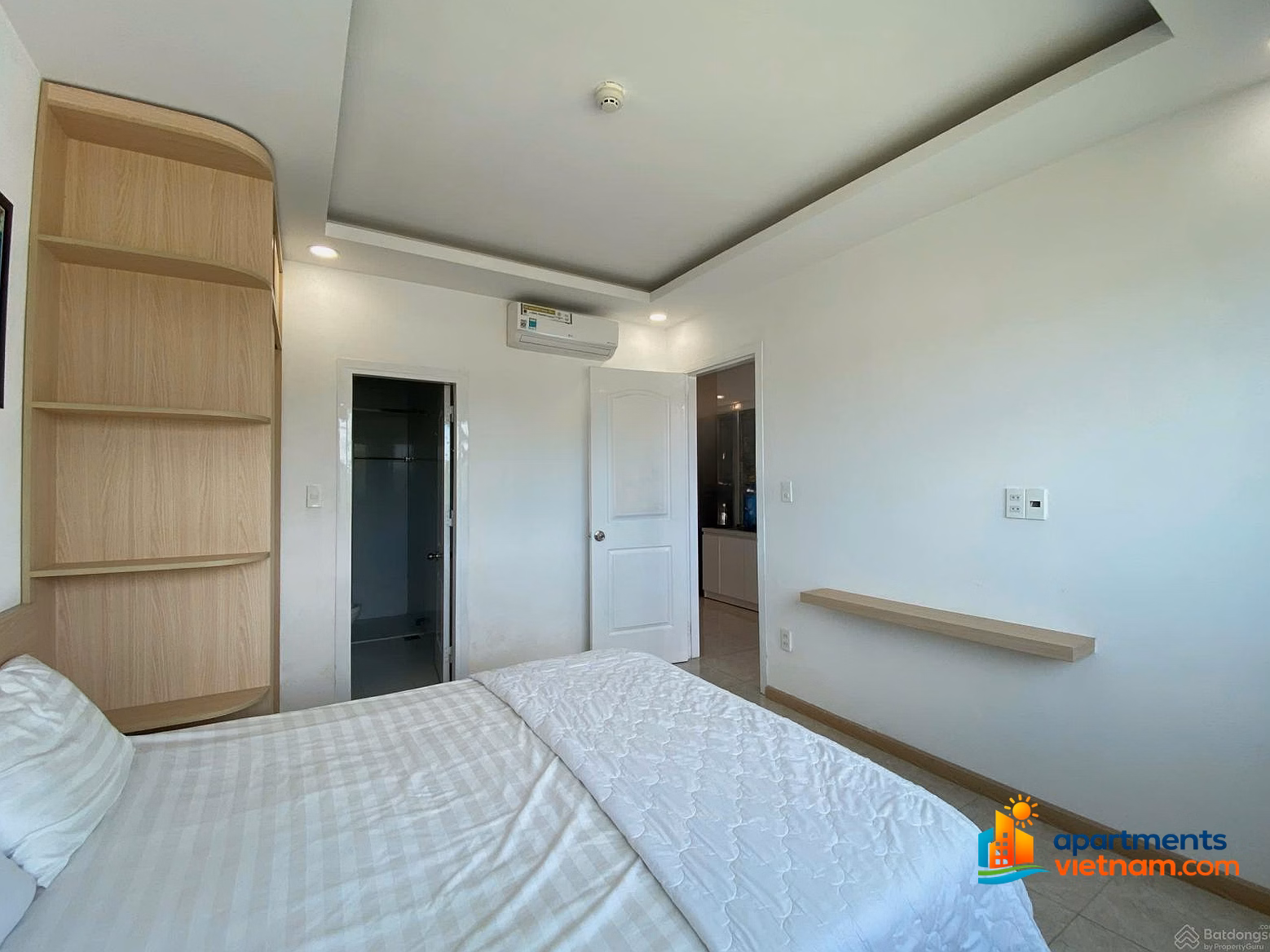 Urgently need money to sell Muong Thanh 04 apartment right on Tran Phu bridge, super cheap price***