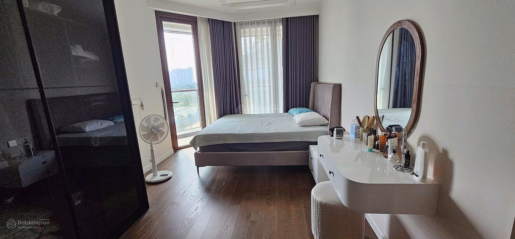 Cheapest 3 bedrooms The Galleria 145m2 full furniture price 37 billion all in. View house 24/7