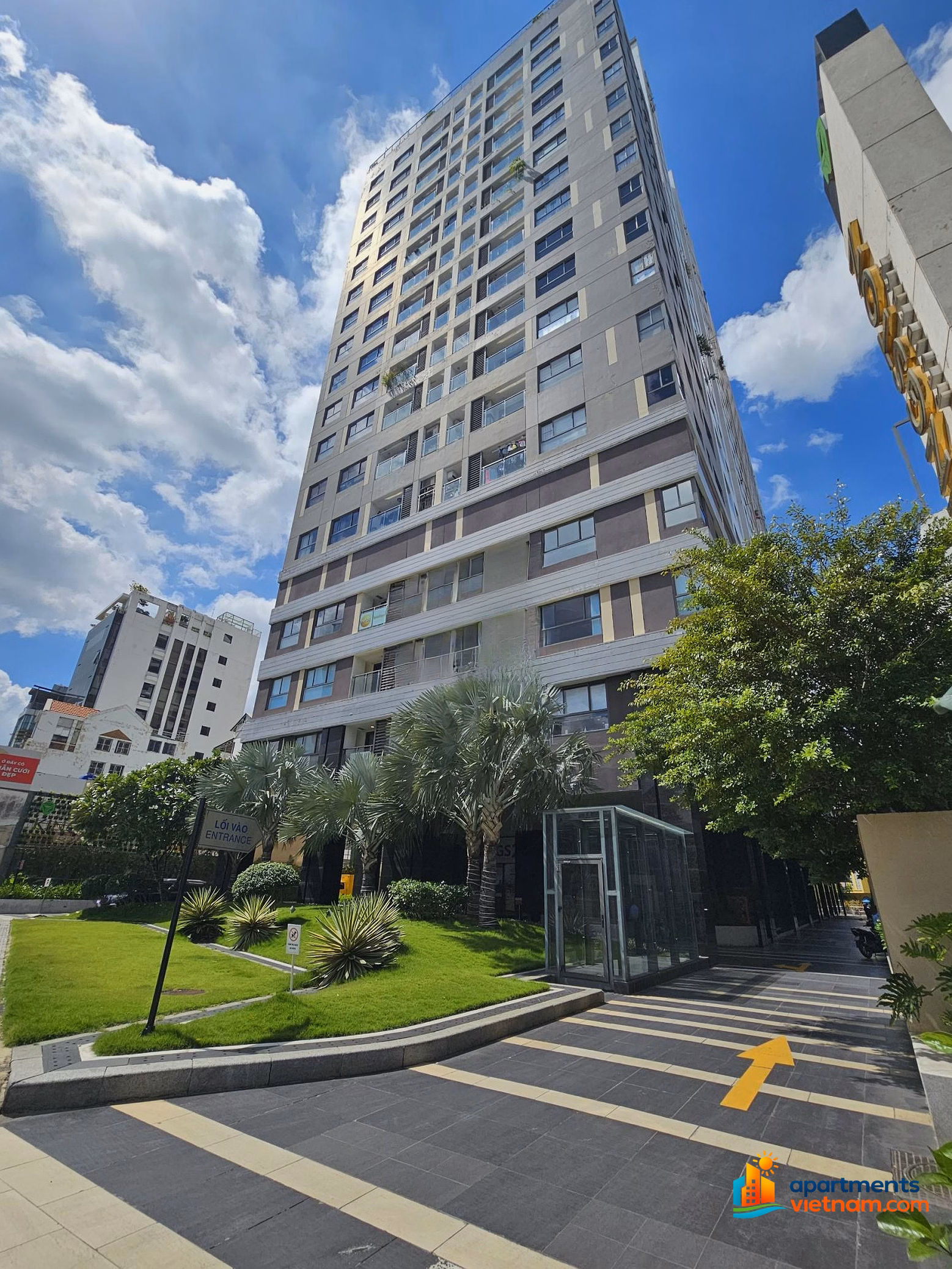 I need to sell Kingston Residence Nguyen Van Troi apartment, area 80m2 - price: 7 billion